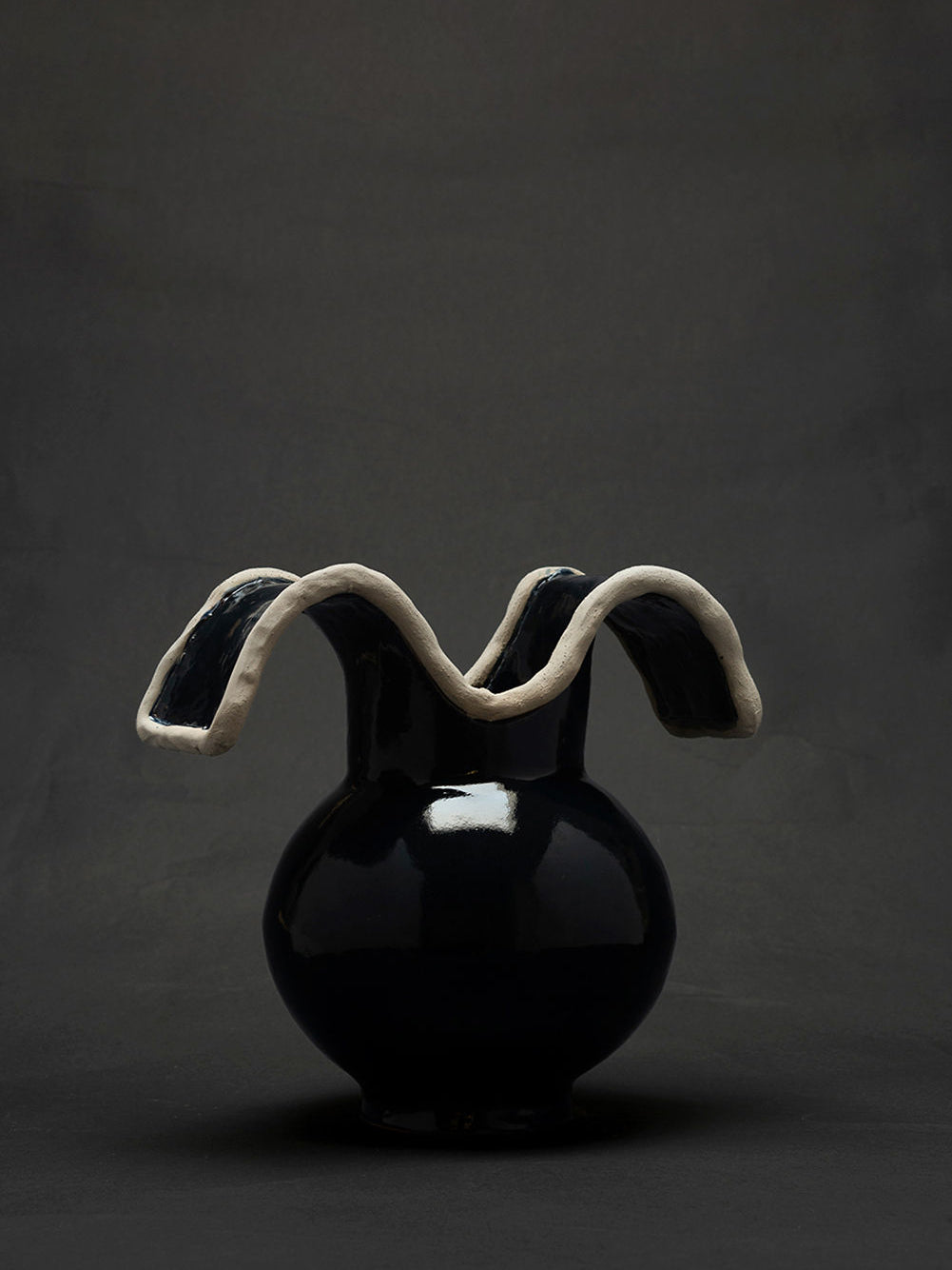Navy Vase III by Los Objectos Decorativos Vases