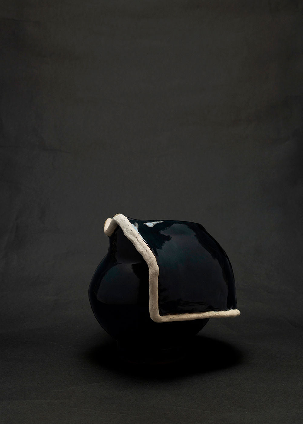 Navy Vase V by Los Objectos Decorativos Vases