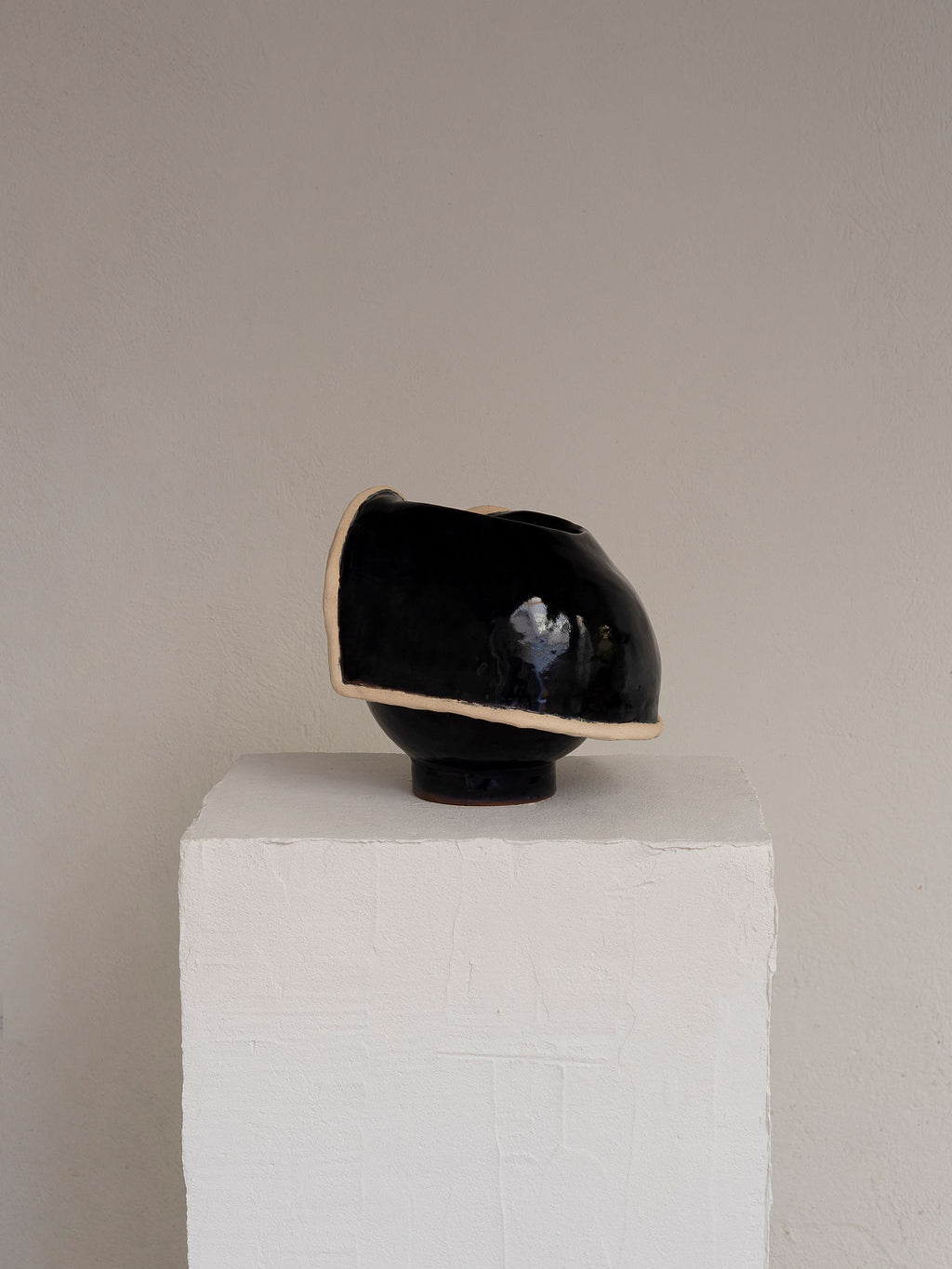 Navy Vase V by Los Objectos Decorativos Vases