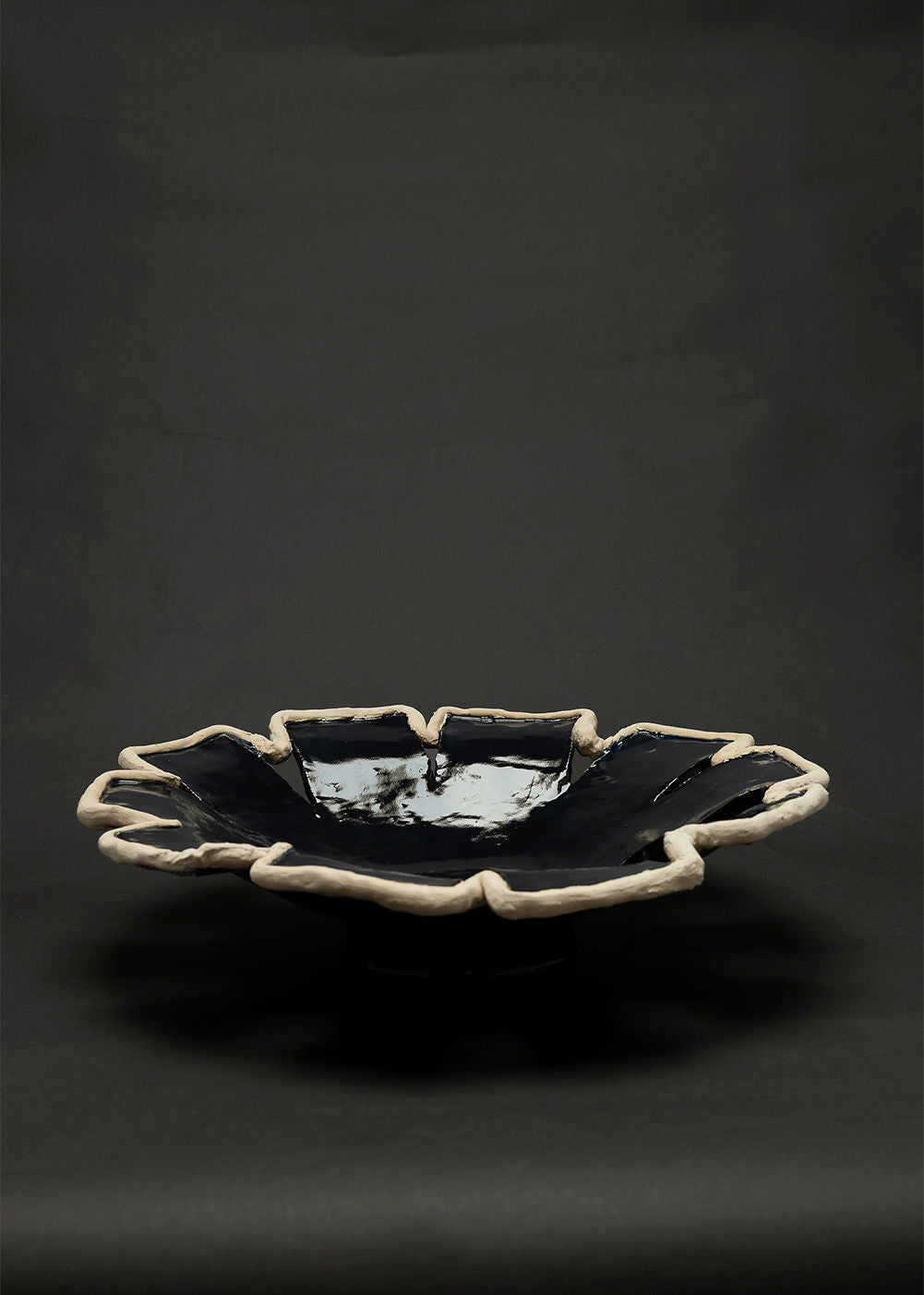 Navy Vase VIII by Los Objectos Decorativos Vases