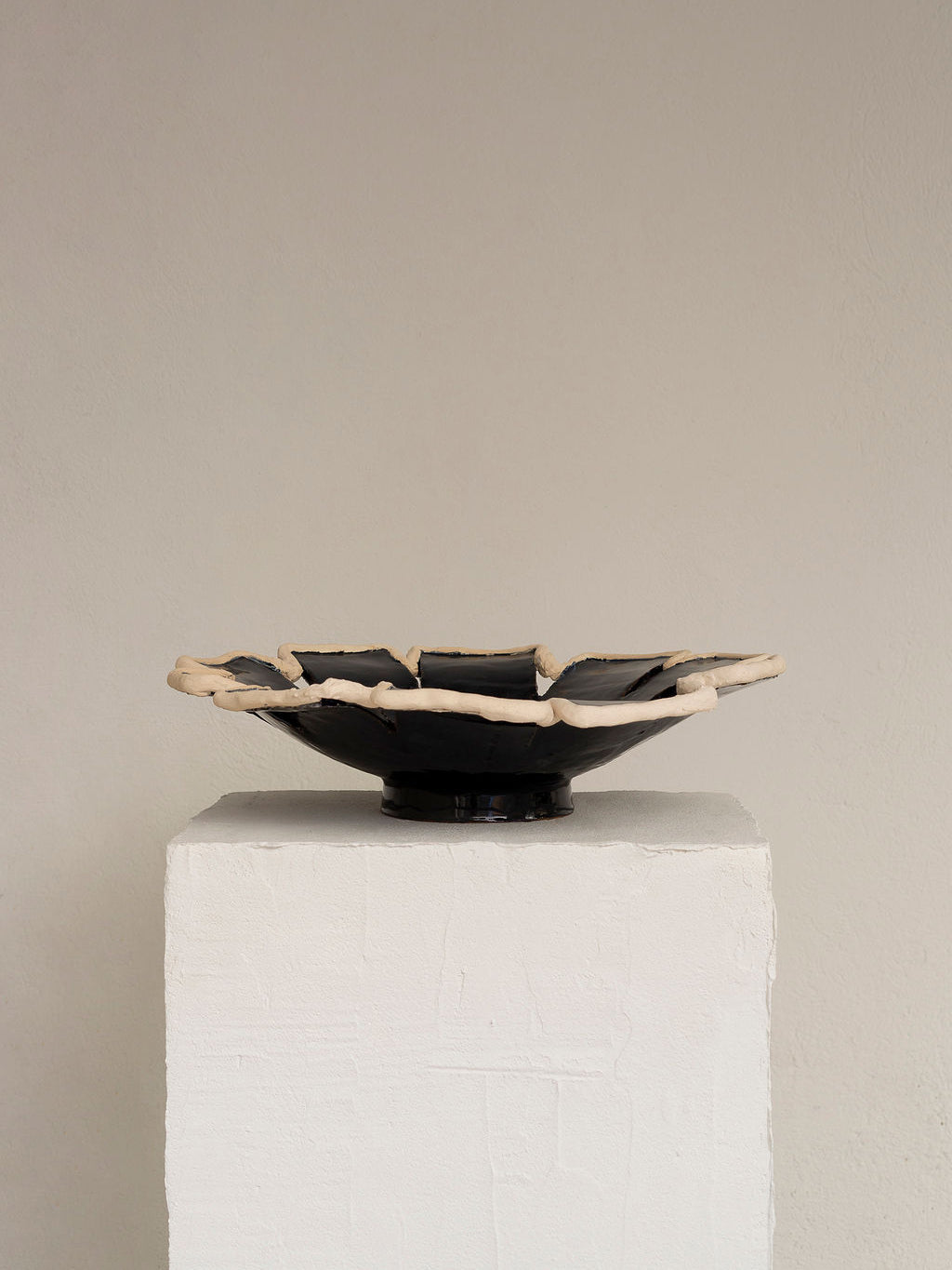 Navy Vase VIII by Los Objectos Decorativos Vases