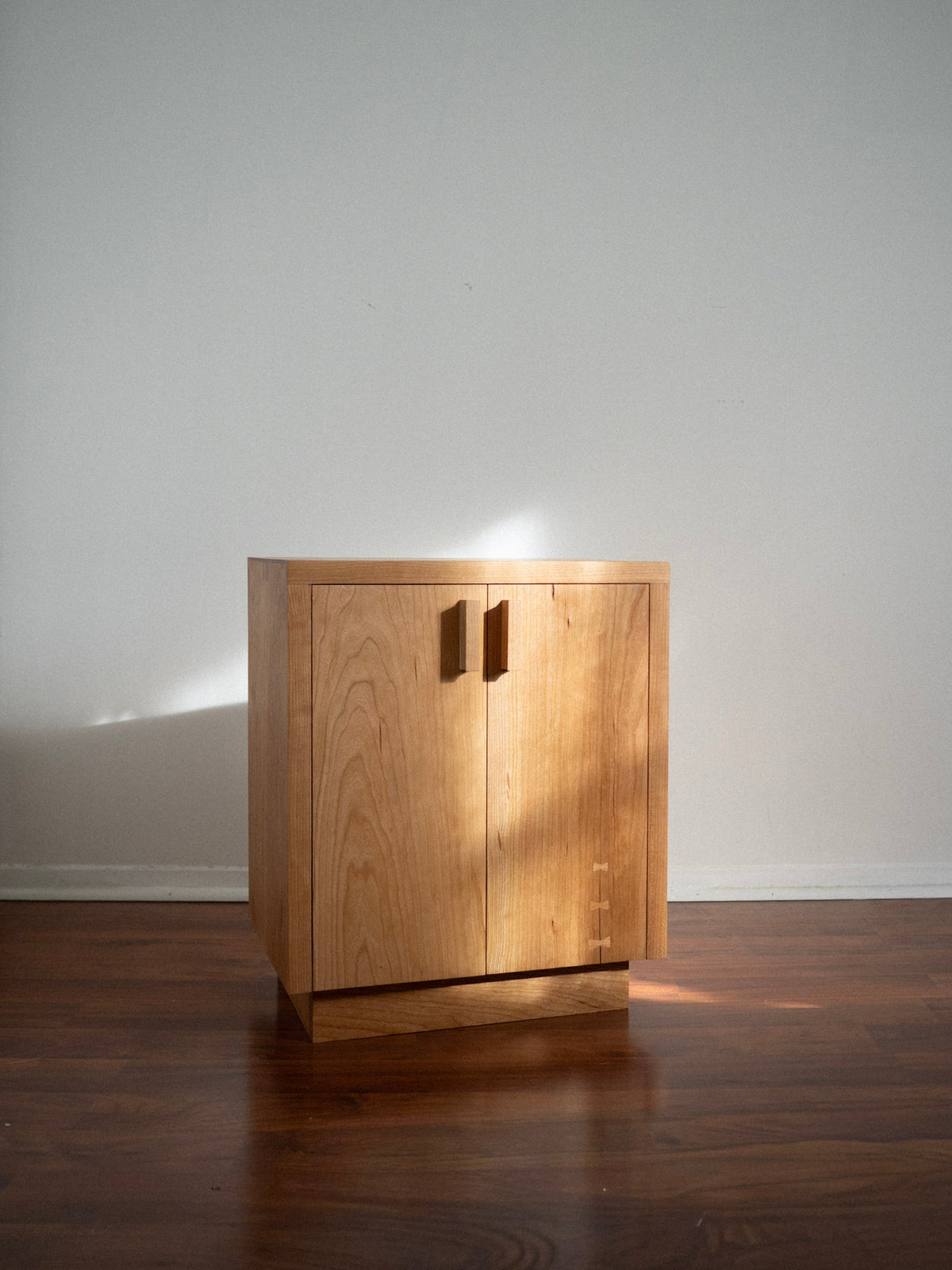 Nene Nightstand Nightstands