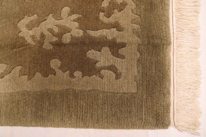 Nepalese Rug in Olive, corner and edge detail