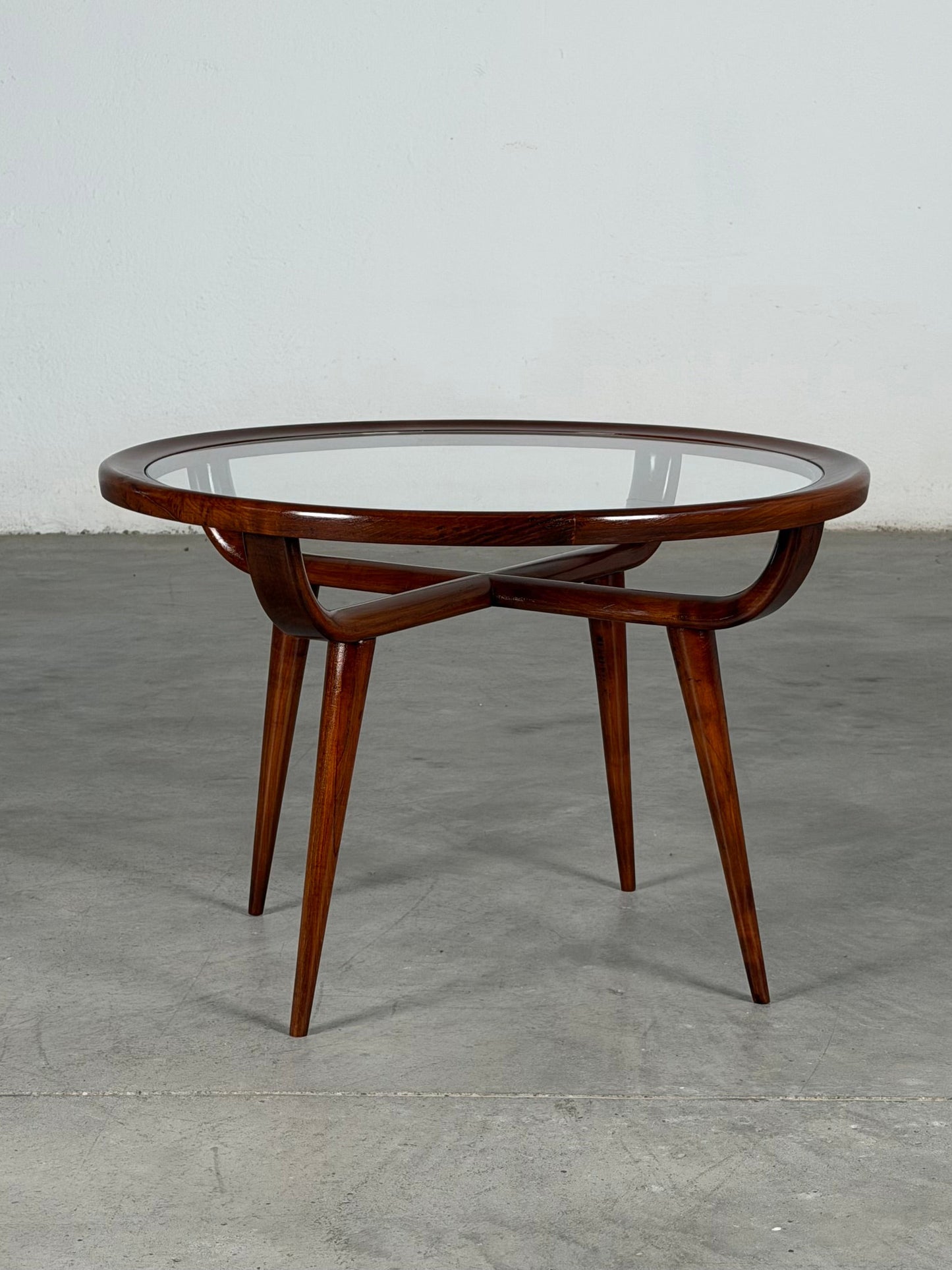 Nicolay Diulgheroff Walnut Round Coffee Table, Italy, 1950s Coffee Tables