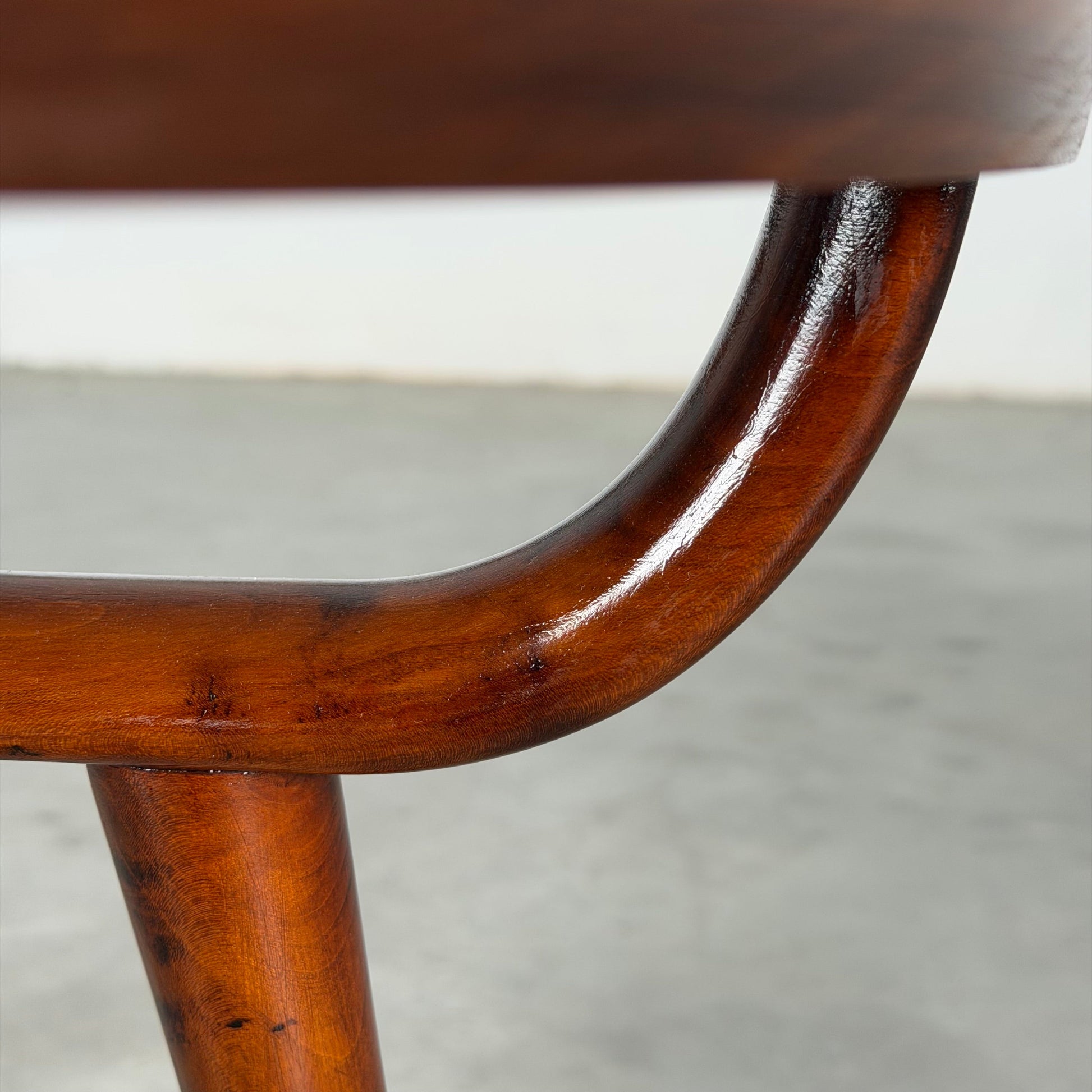 Nicolay Diulgheroff Walnut Round Coffee Table, Italy, 1950s Coffee Tables