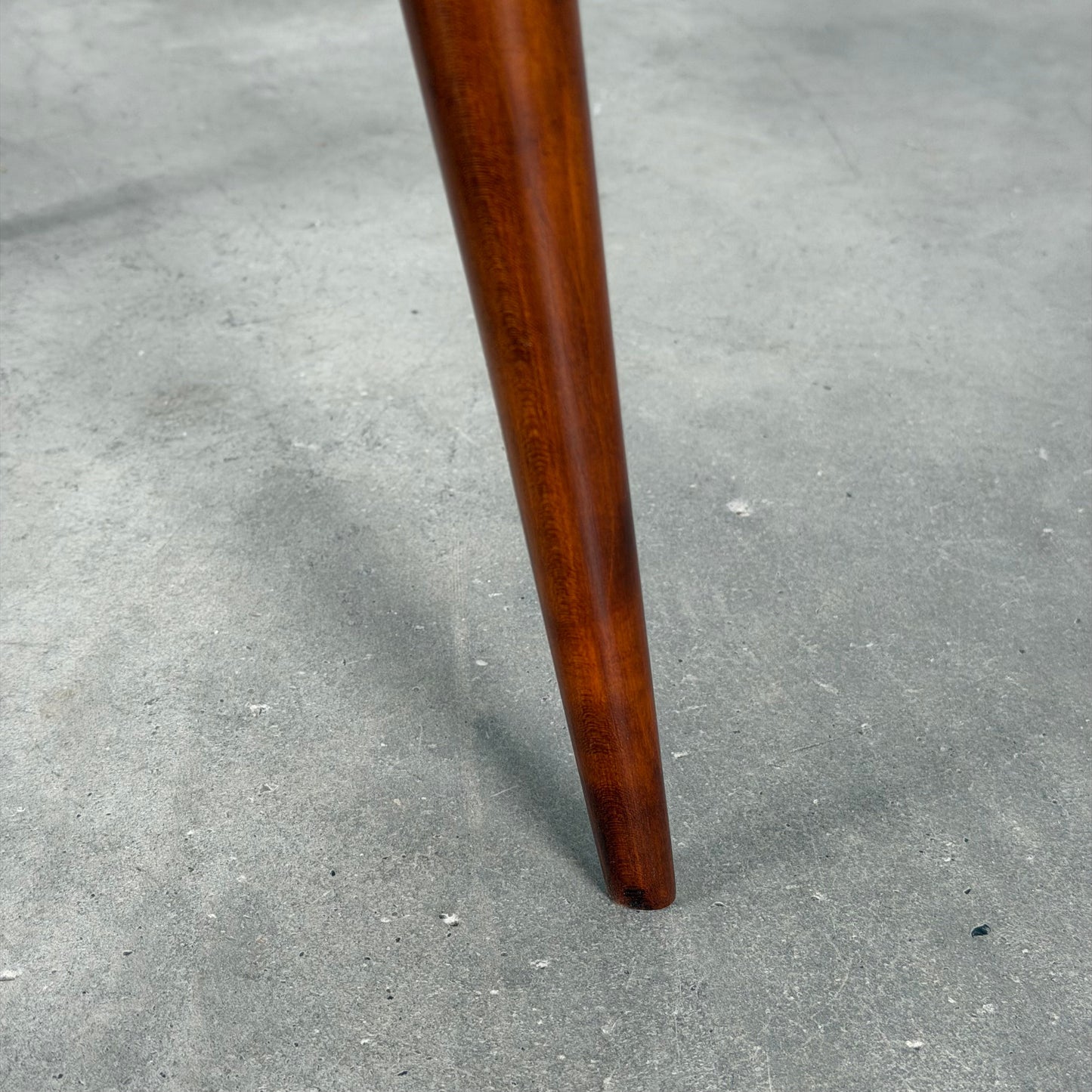 Nicolay Diulgheroff Walnut Round Coffee Table, Italy, 1950s Coffee Tables