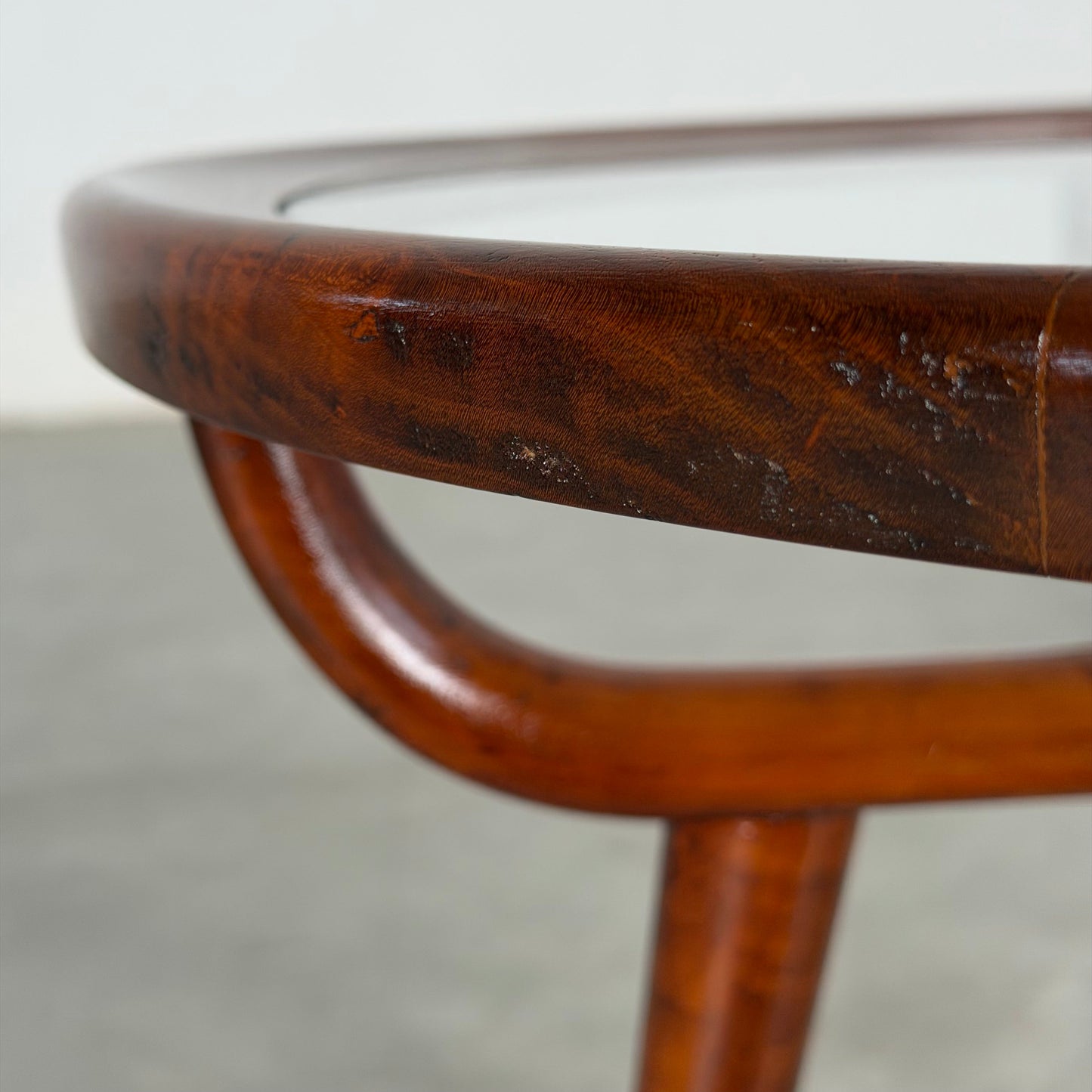 Nicolay Diulgheroff Walnut Round Coffee Table, Italy, 1950s Coffee Tables