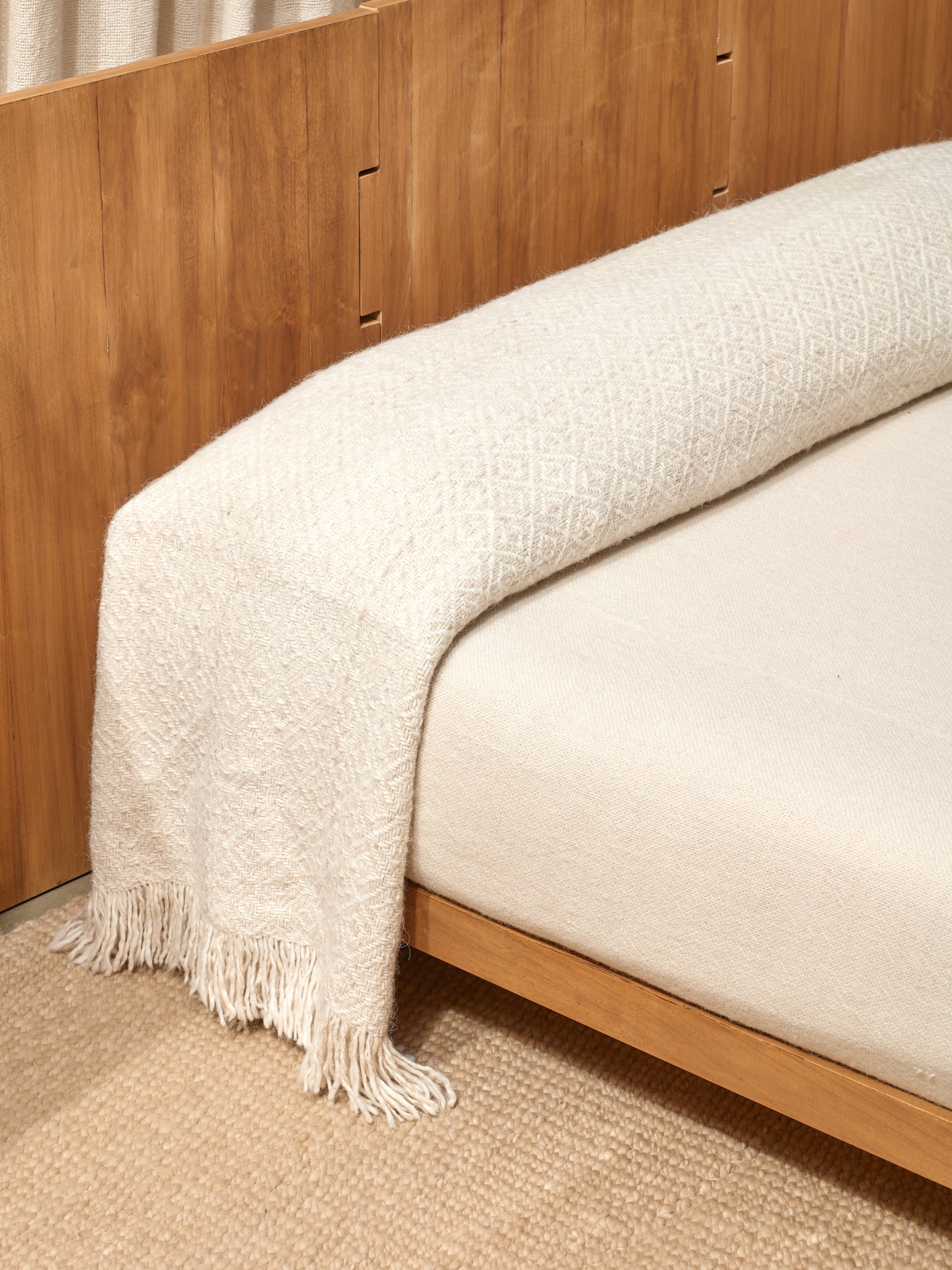 Otono Blanca Bed Quilt in Light Texture Quilts