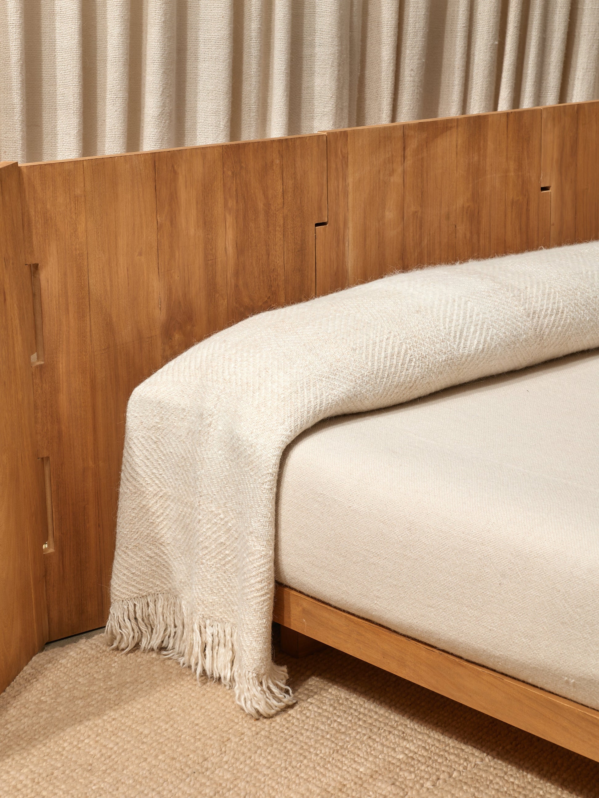Otono Blanca Bed Quilt in Light Texture Quilts
