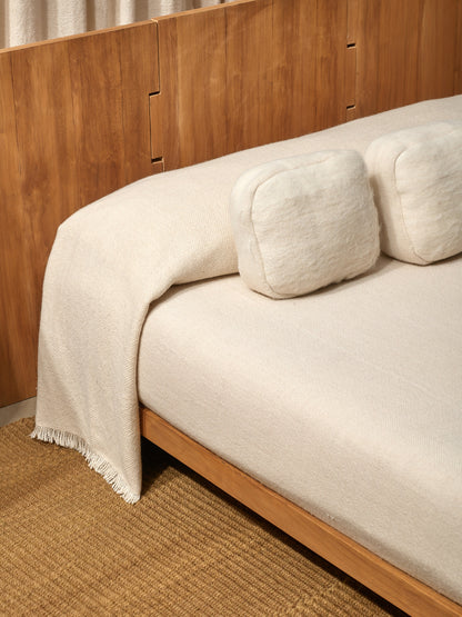Otono Blanca Bed Quilt in Light Texture Quilts