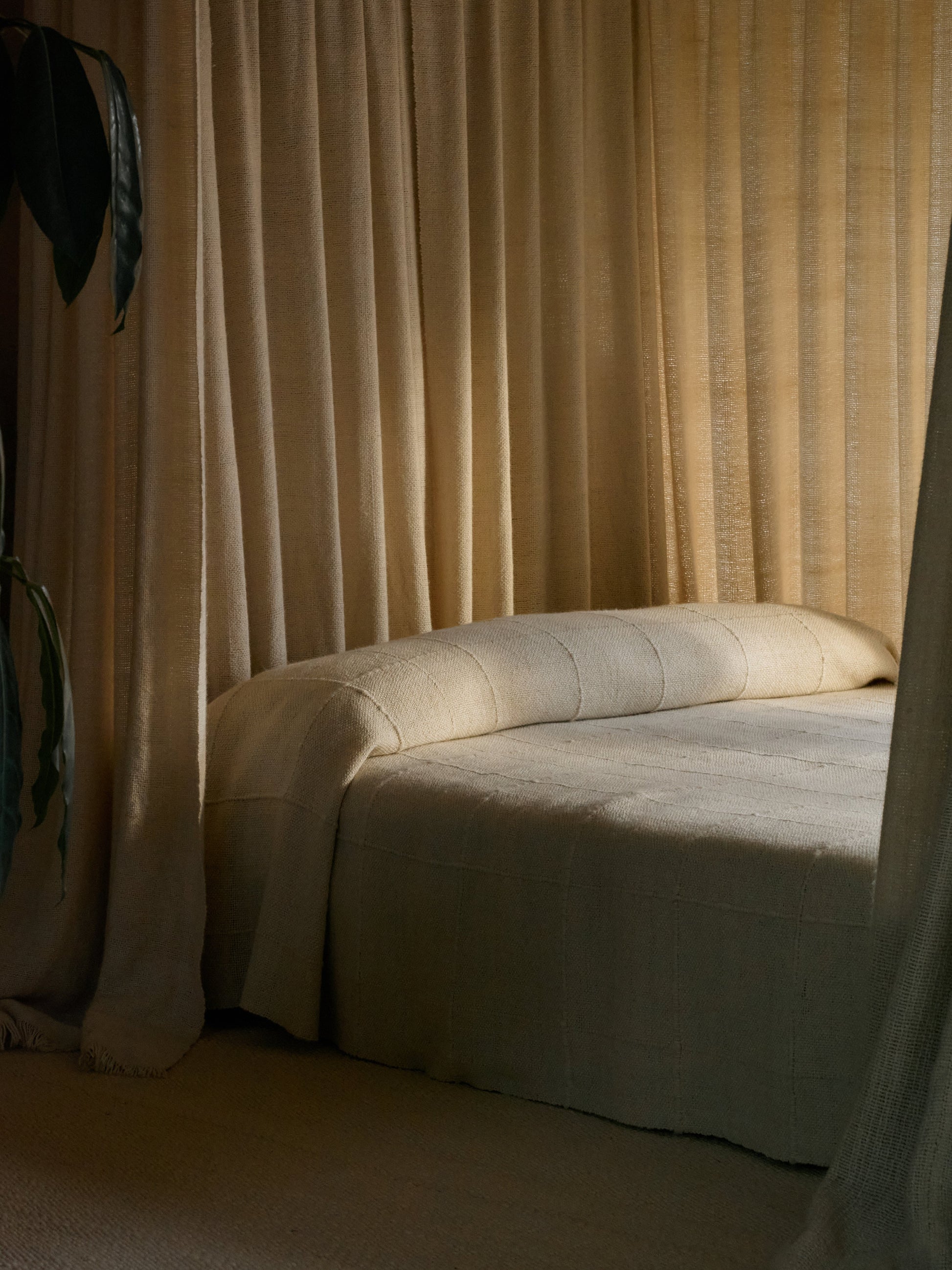 Otono Sui Blanca Bed Quilt Quilts