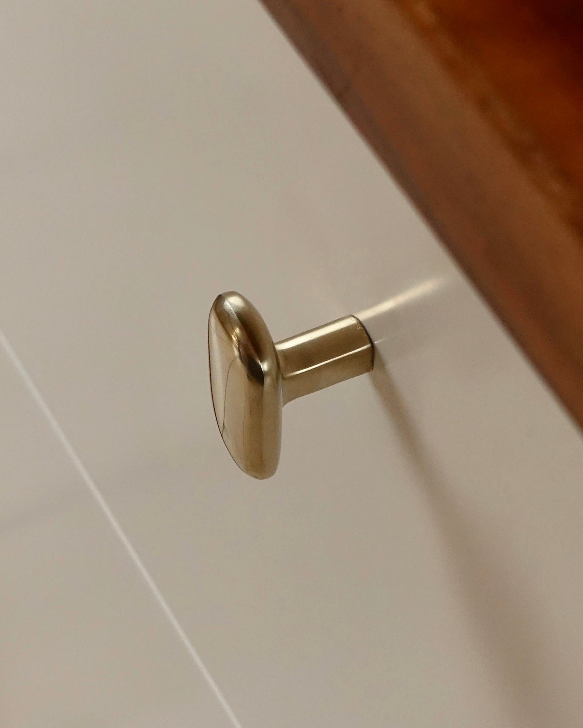 Oval Knob/Hook Hardware