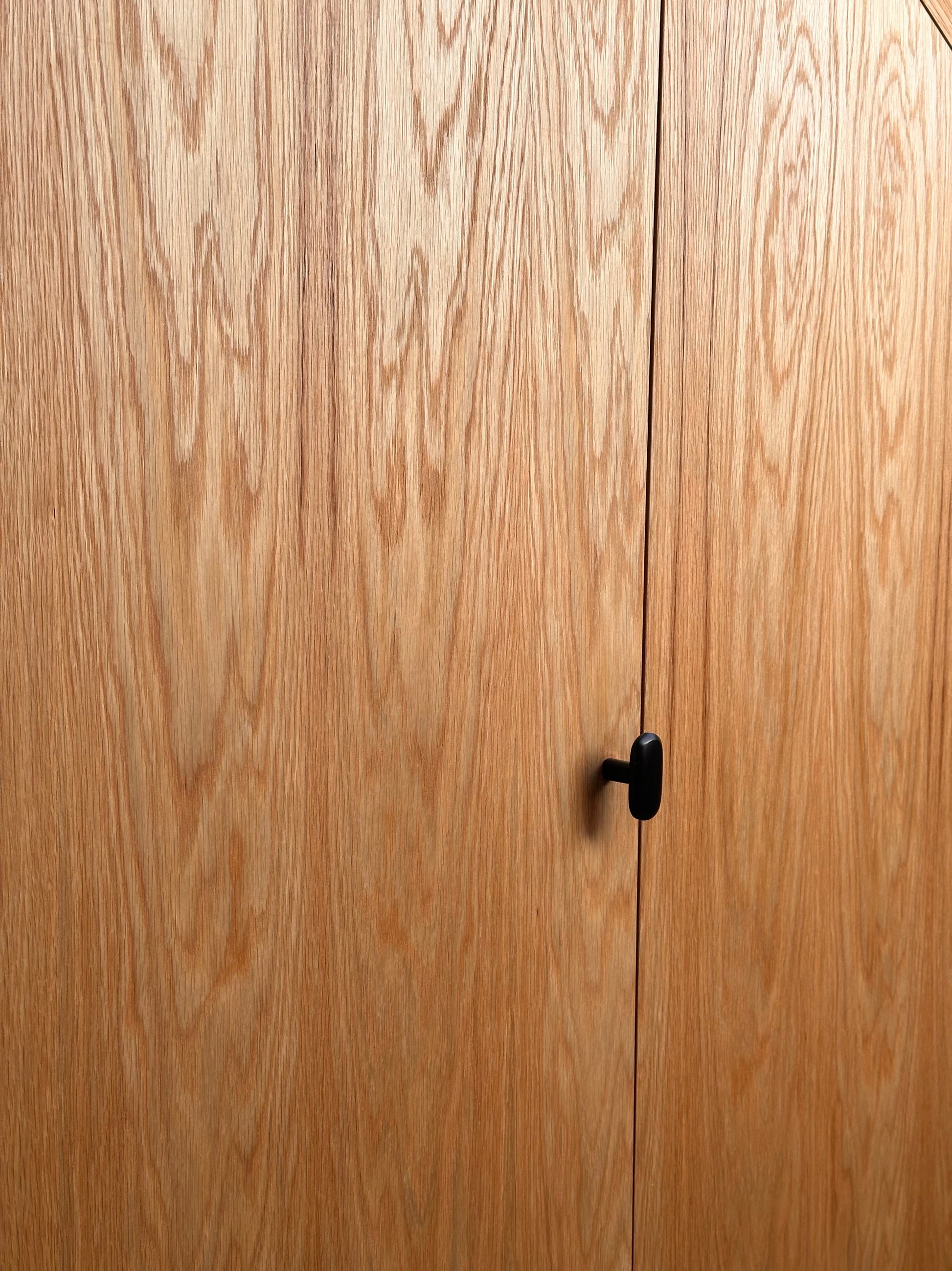 Oval Knob/Hook Hardware