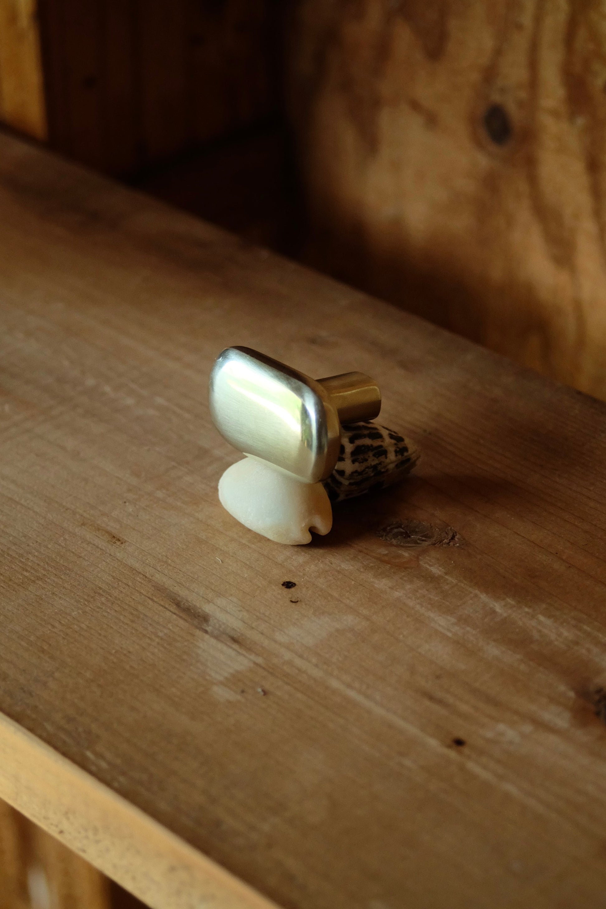 Oval Knob/Hook Hardware