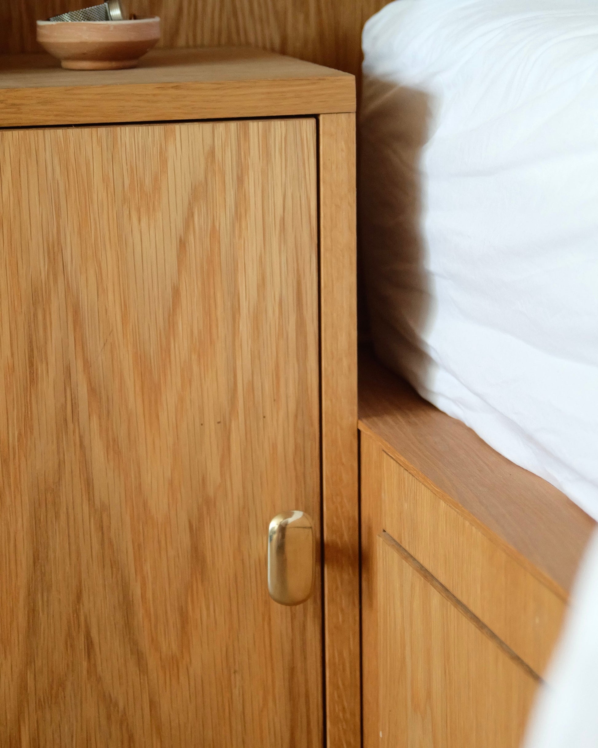 Oval Knob/Hook Hardware