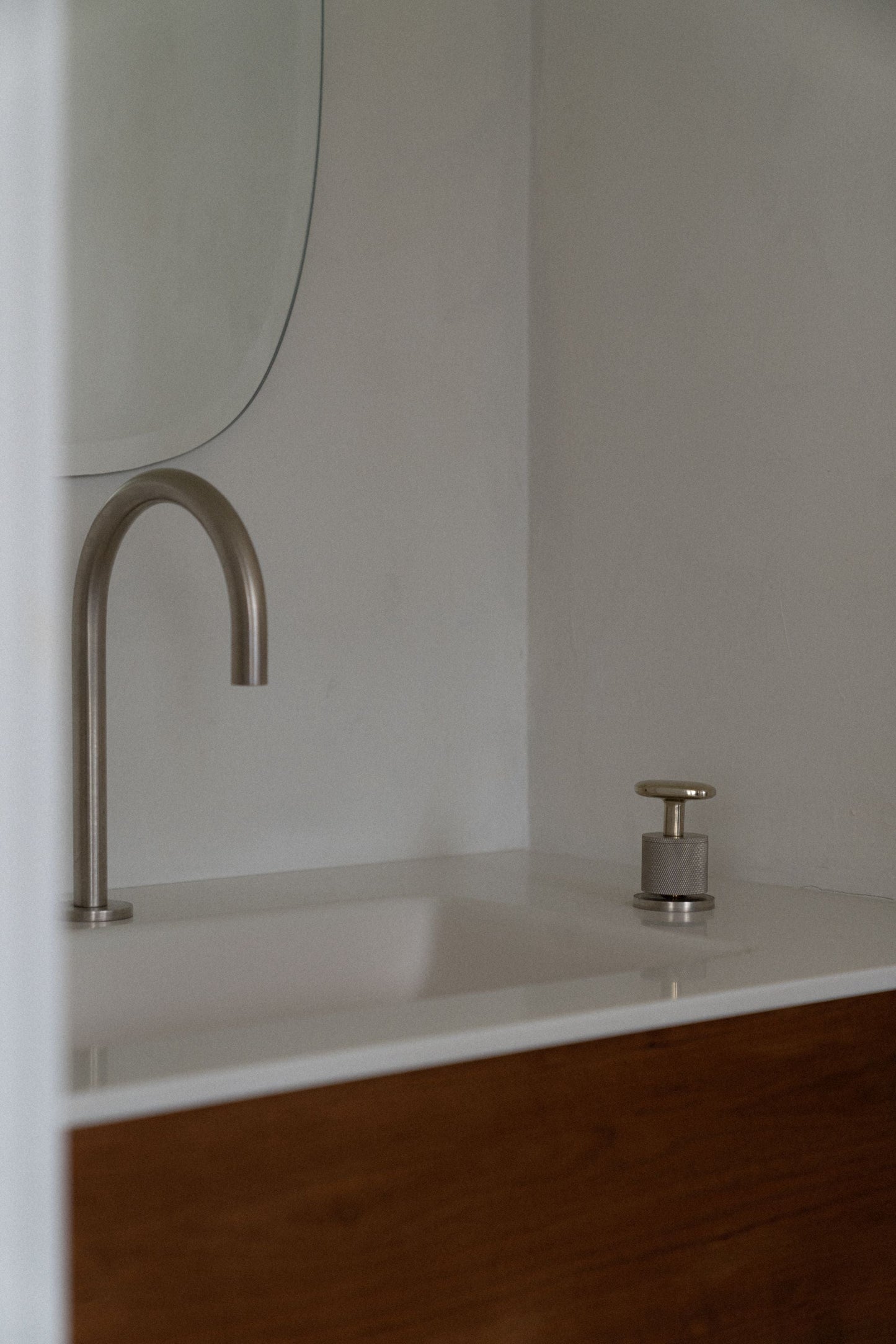 Oval Knob/Hook Hardware