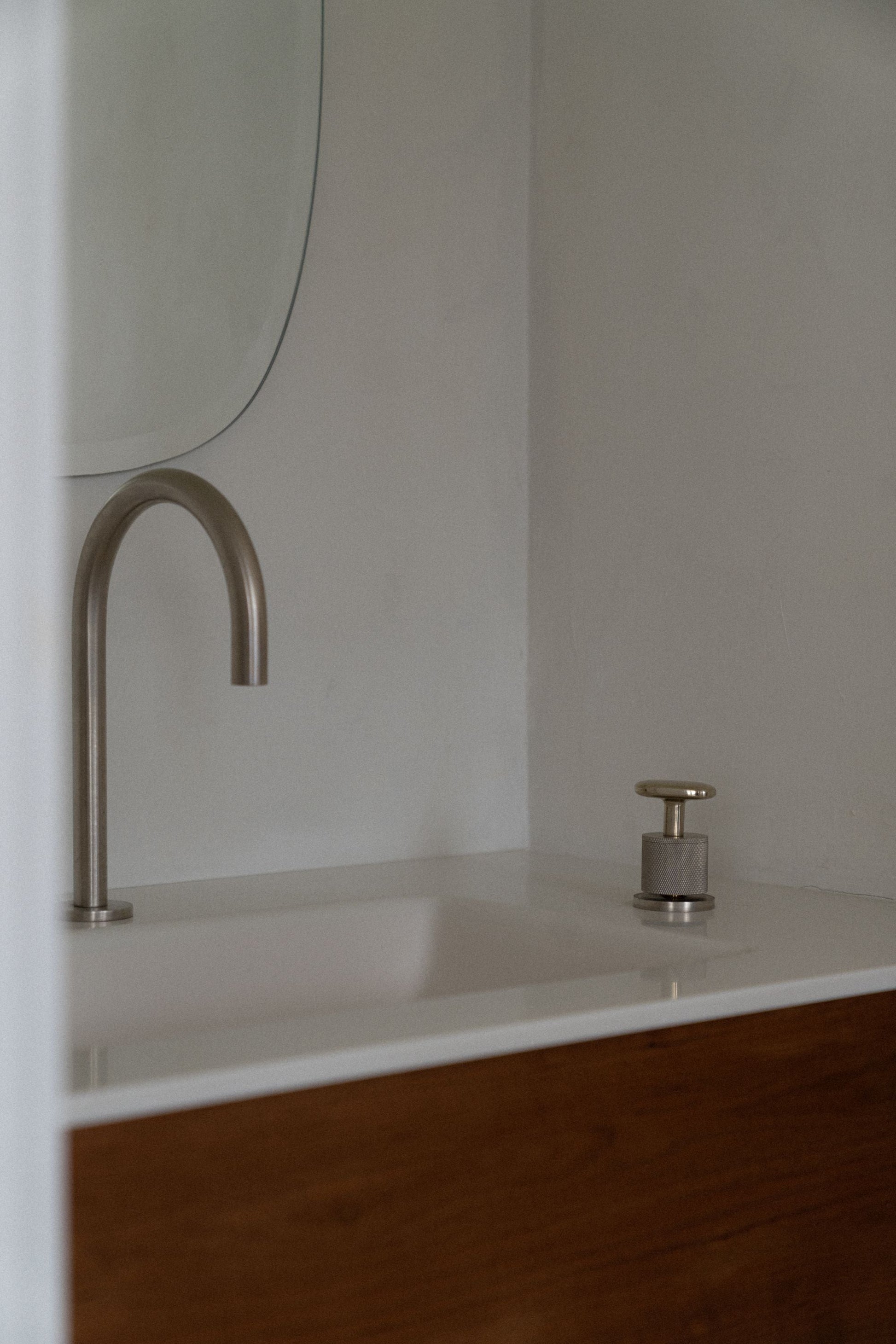 Oval Knob/Hook Hardware