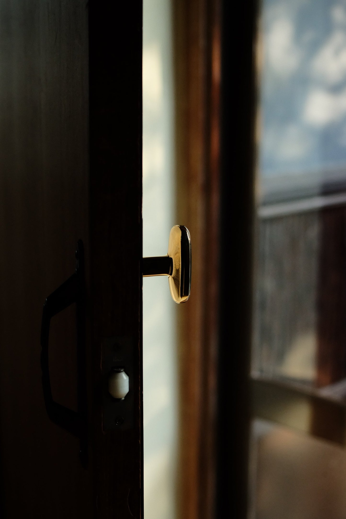 Oval Knob/Hook Hardware