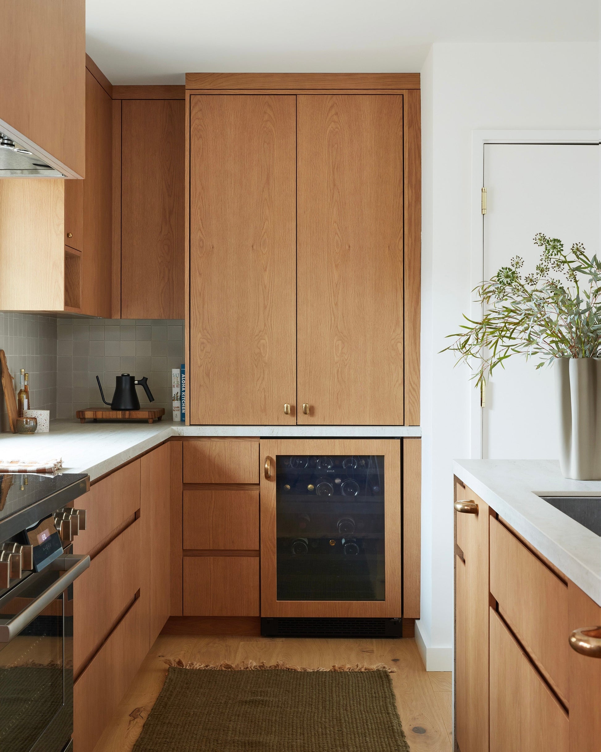 Oval Knob/Hook Hardware