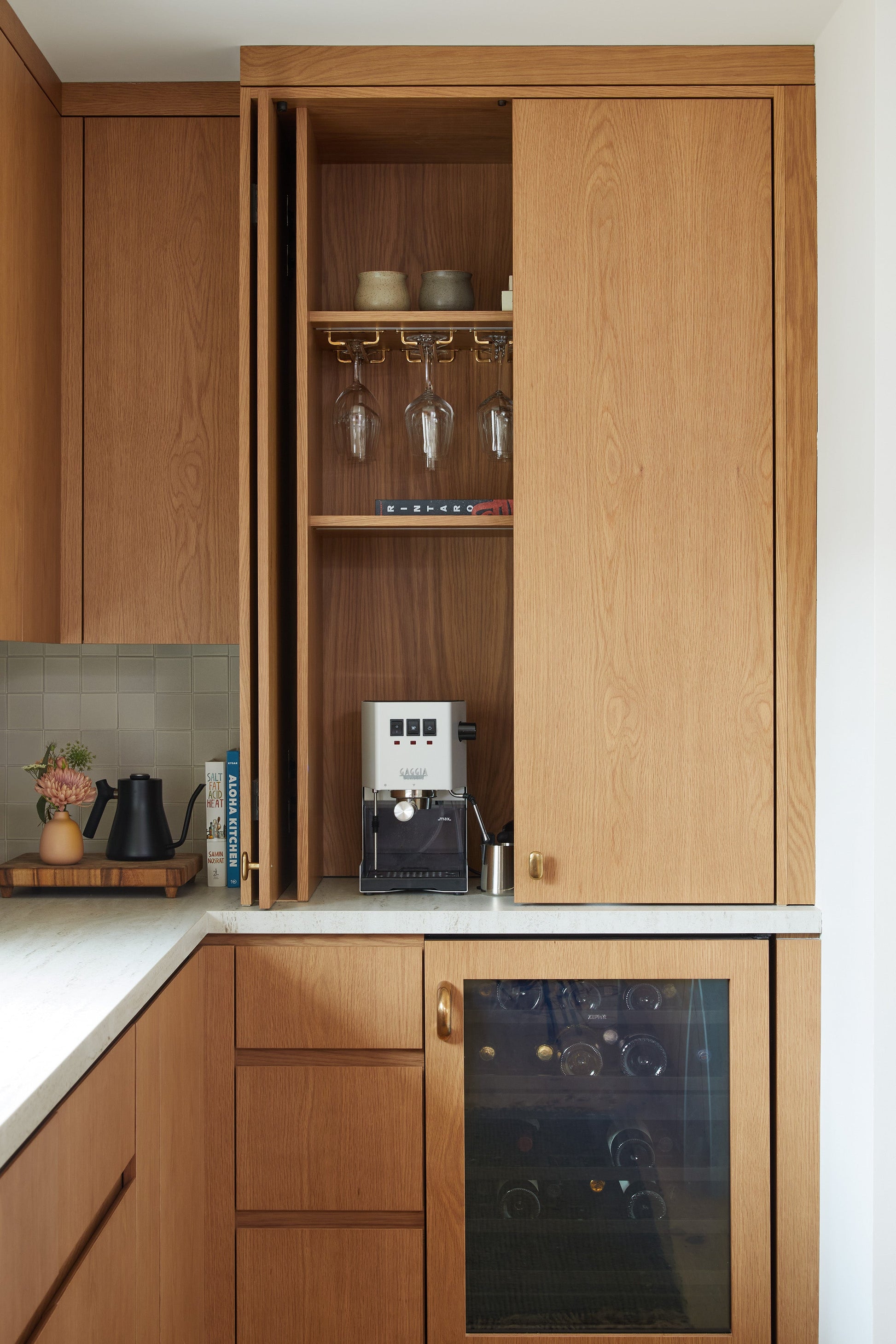 Oval Knob/Hook Hardware