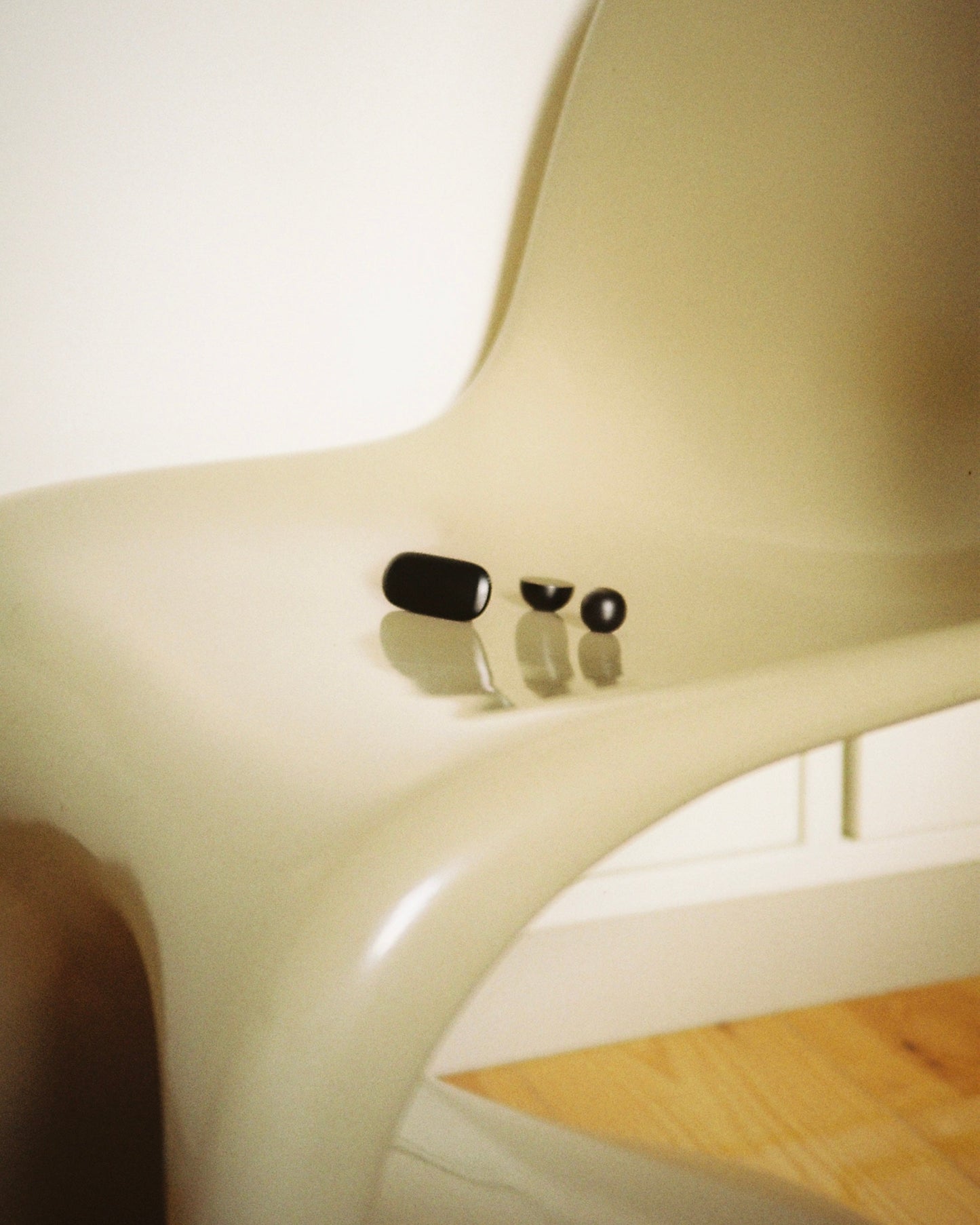 Oval Knob/Hook Hardware