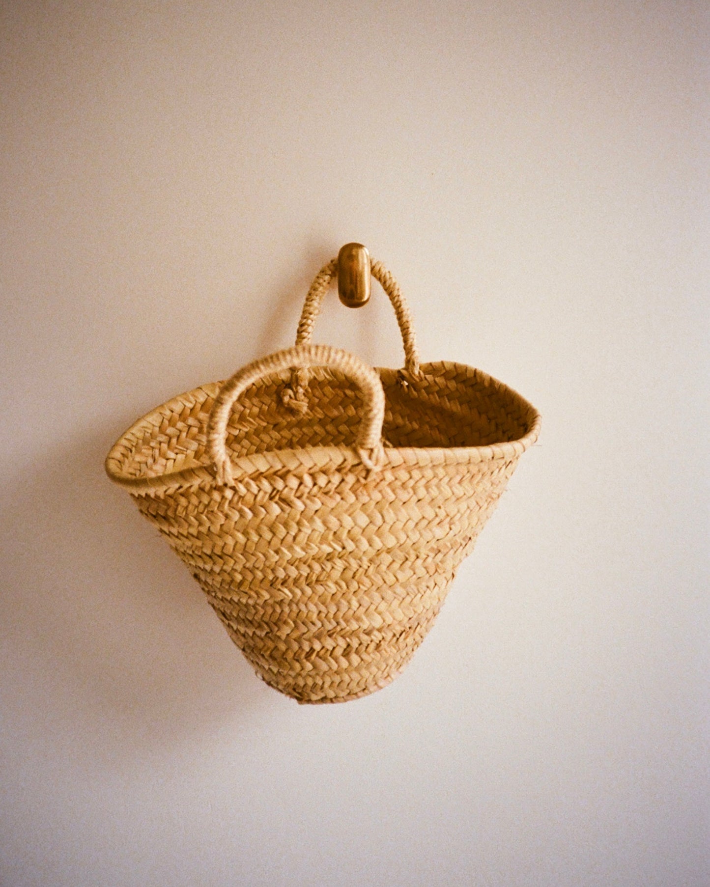 Oval Knob/Hook Hardware