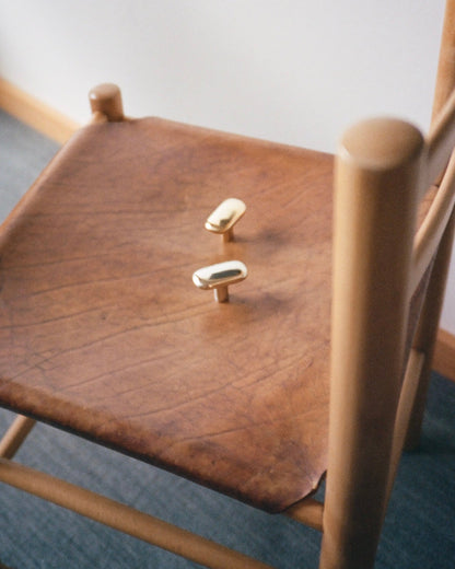 Oval Knob/Hook Hardware