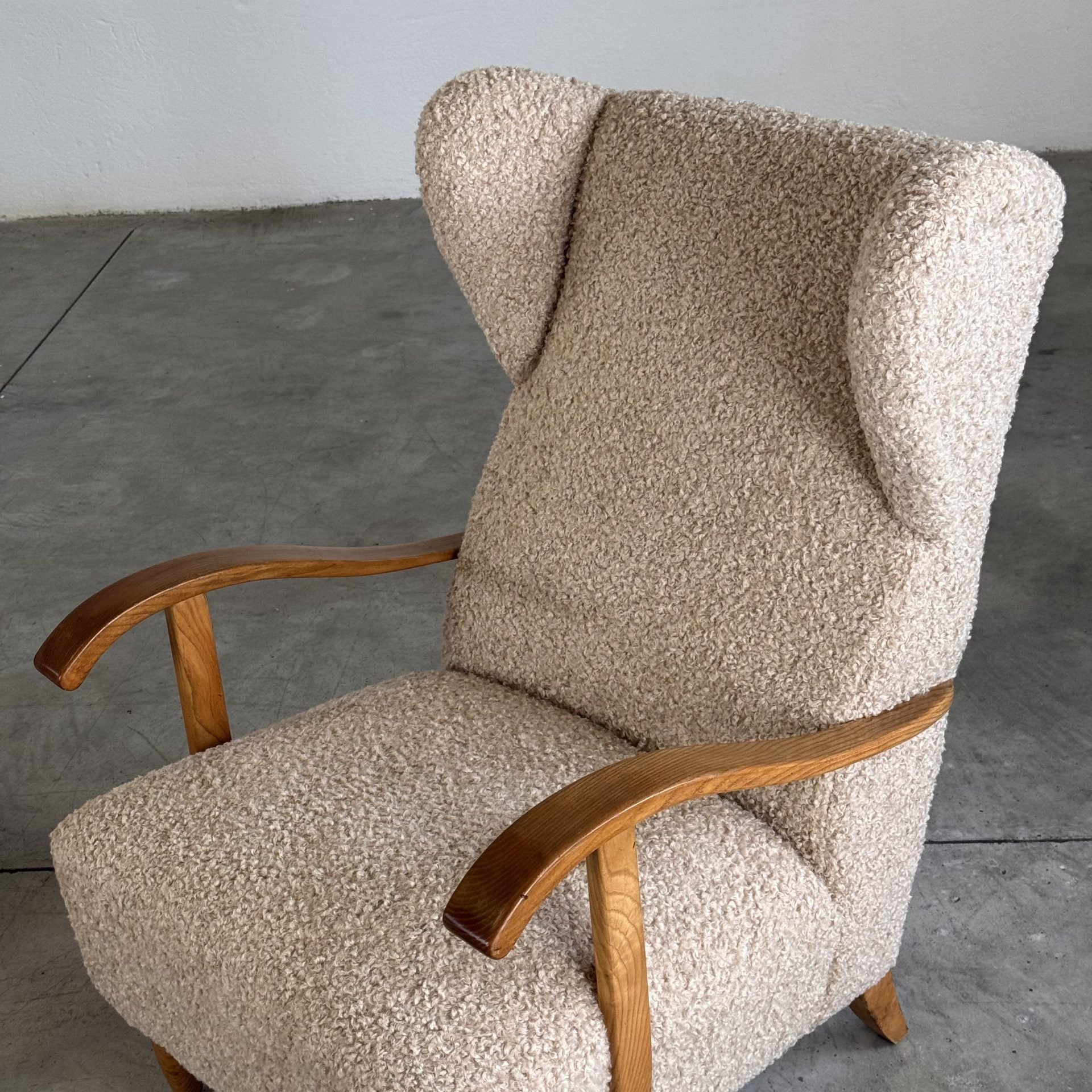 Pair of Italian Modernist Wing Chairs by Melchiorre Bega, 1940s Chairs