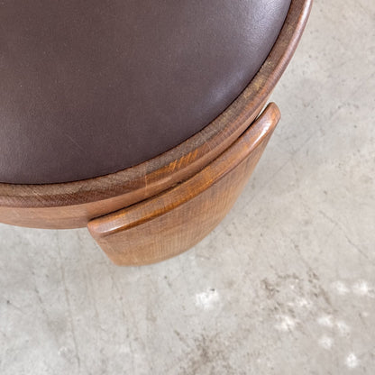 Pair of Sculptural Wooden Stools with Waxed Dark Brown Leather by Forme, Italy Stools