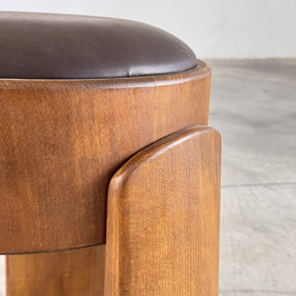 Pair of Sculptural Wooden Stools with Waxed Dark Brown Leather by Forme, Italy Stools