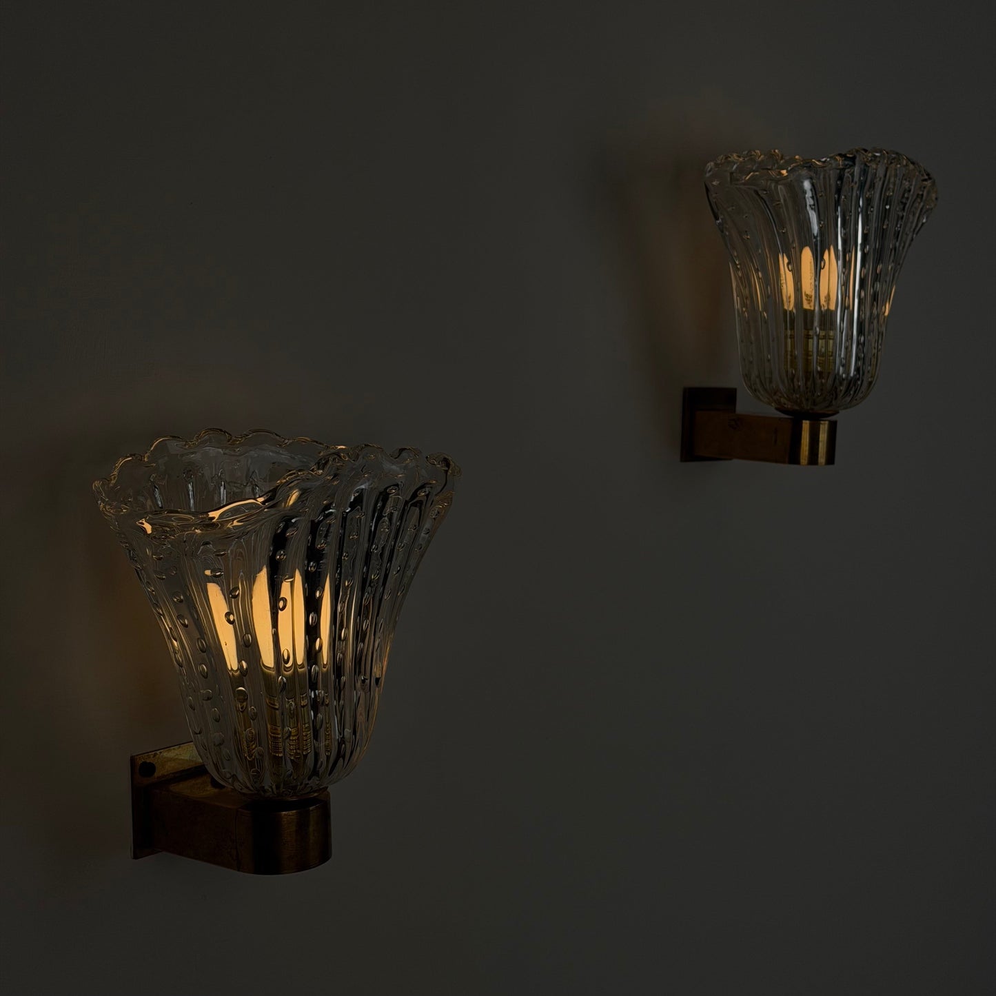 Pair of Archimede Seguso "Bullicante" Murano Glass Wall Sconces, 1940s Sconces