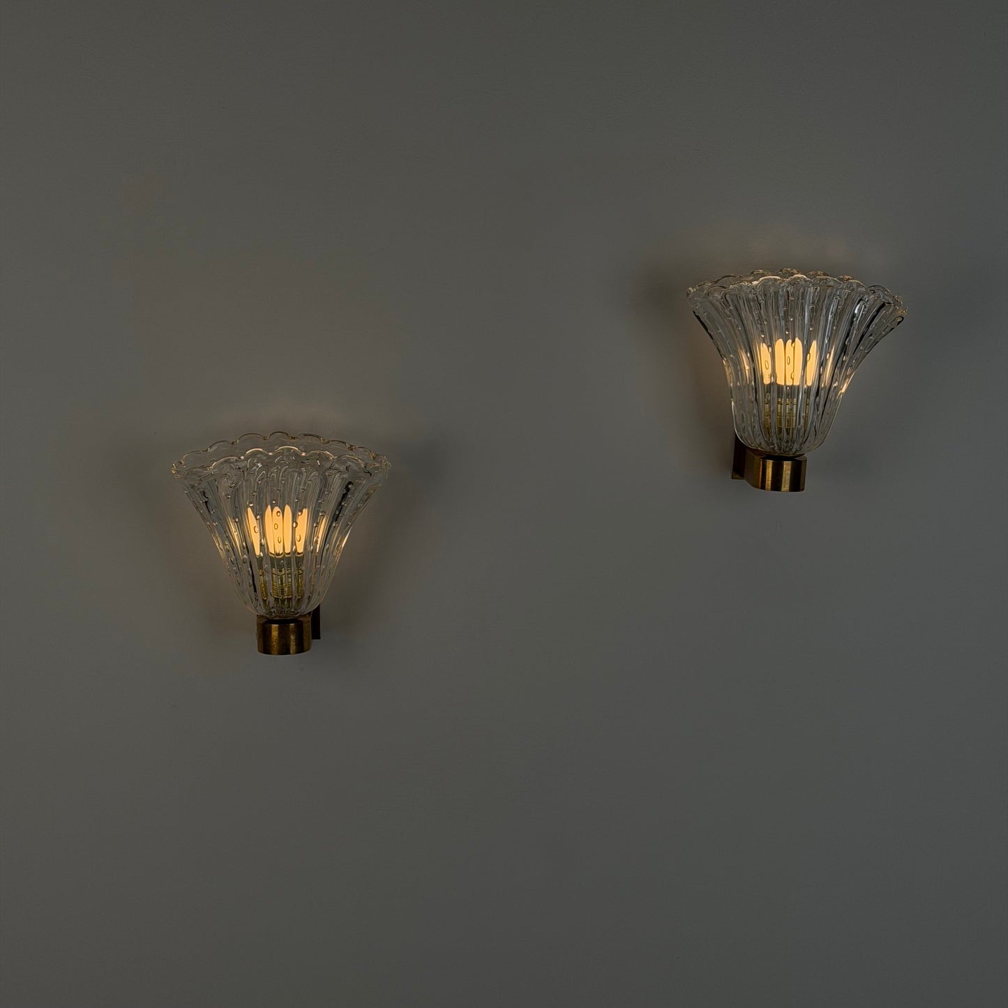 Pair of Archimede Seguso "Bullicante" Murano Glass Wall Sconces, 1940s Sconces