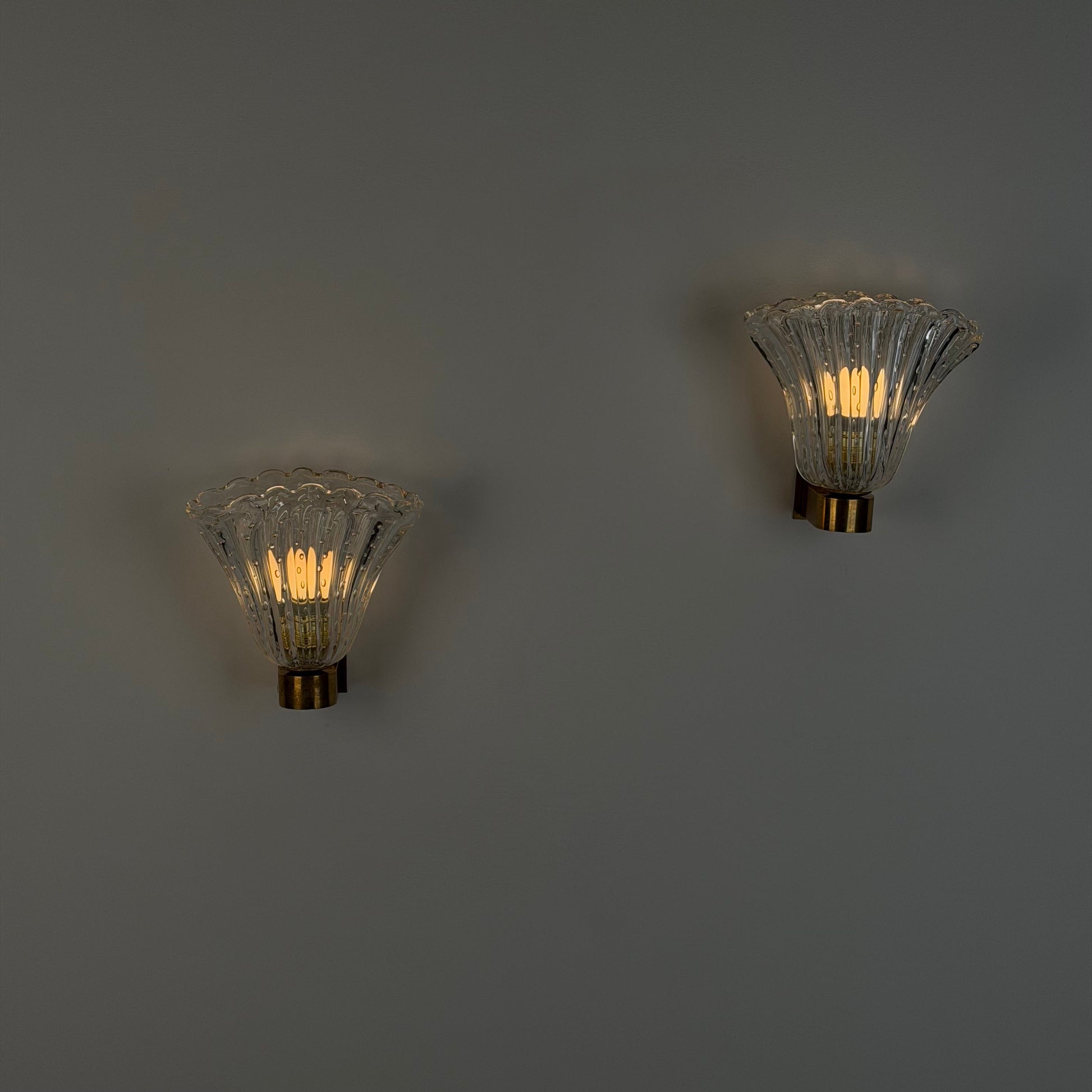Pair of Archimede Seguso "Bullicante" Murano Glass Wall Sconces, 1940s Sconces