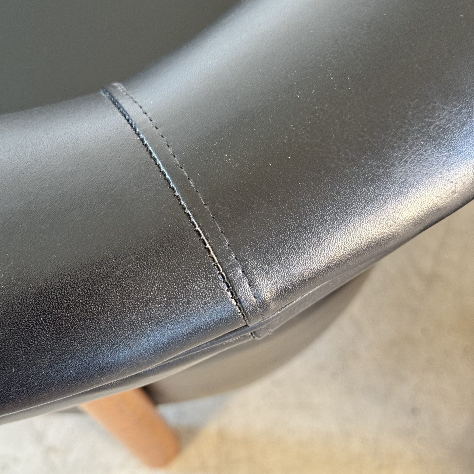 Pair of Contemporary Lounge Chairs in Fine Black Leather and Ashwood by FORME Chairs
