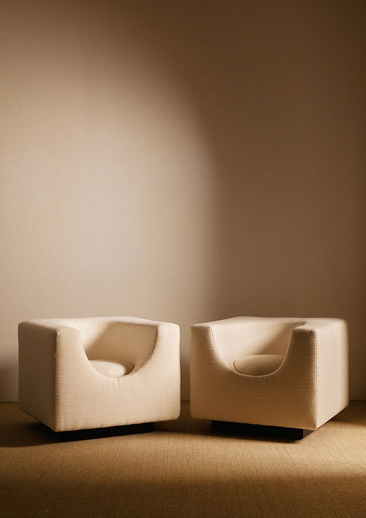 Pair of "Elliptic" Armchairs, Bernard Govin - White Chairs