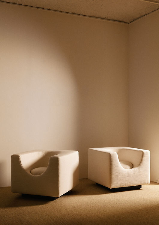 Pair of "Elliptic" Armchairs, Bernard Govin - White Chairs