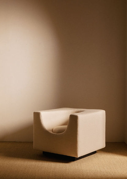 Pair of "Elliptic" Armchairs, Bernard Govin - White Chairs