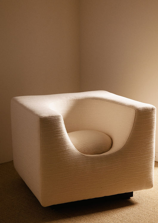 Pair of "Elliptic" Armchairs, Bernard Govin - White Chairs