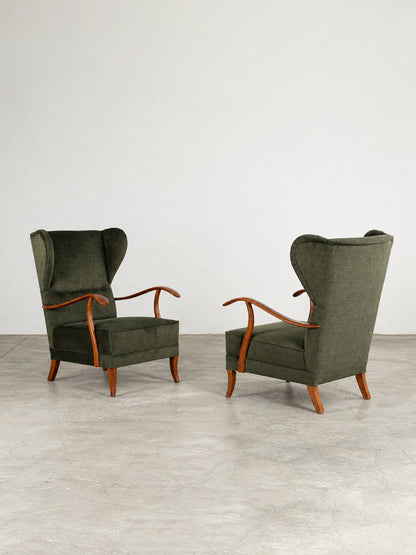 Pair of Melchiorre Bega Wingback Armchairs in Walnut, Italy 1950s Chairs