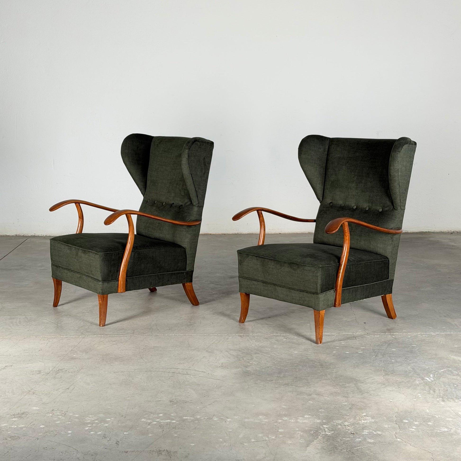Pair of Melchiorre Bega Wingback Armchairs in Walnut, Italy 1950s Chairs