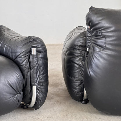 Pair of Mid-Century Armchairs by Giuseppe Munari for Poltrona Munari, 1970s Chairs