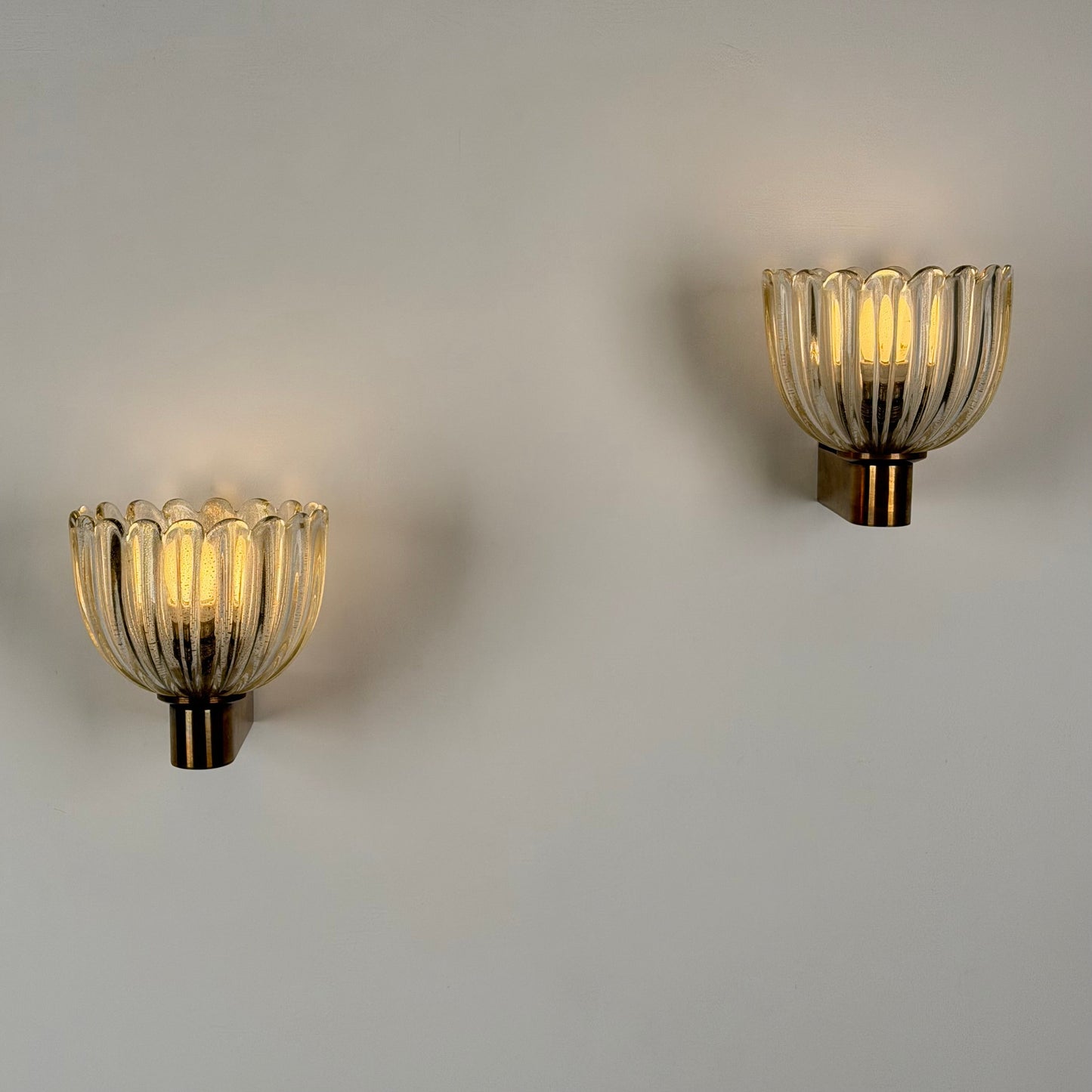 Pair of Murano Crystal Sconces with Suspended Gold Leaf Particles by E. Barovier Sconces