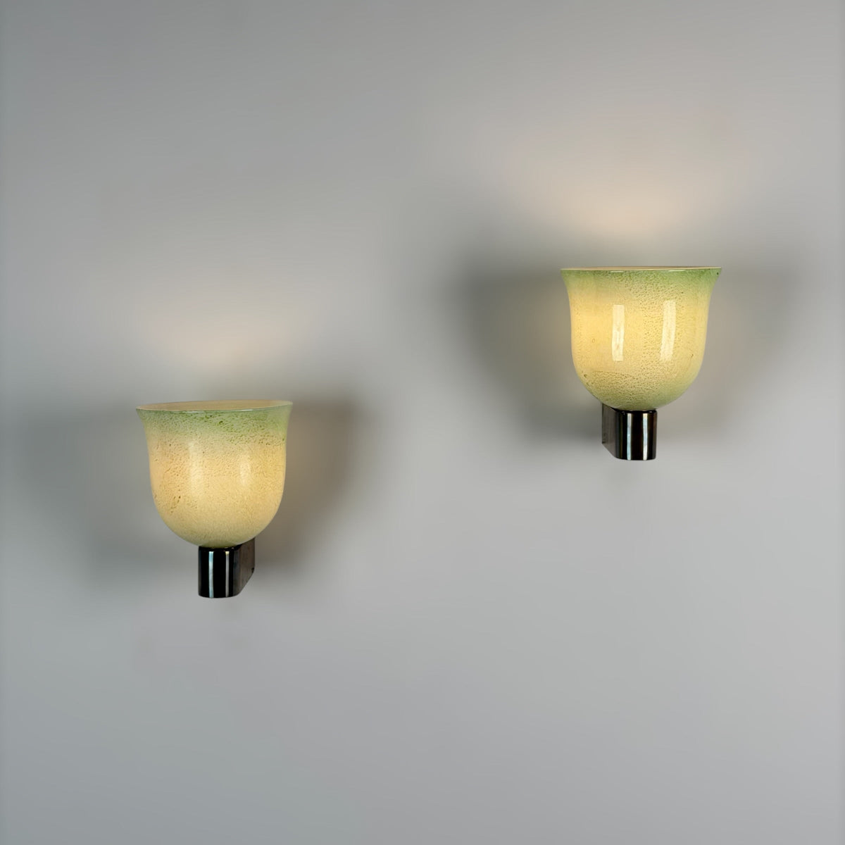 Pair of Murano Glass Wall Sconces by Tomaso Buzzi for Venini, Green & Gold, 1940s Sconces