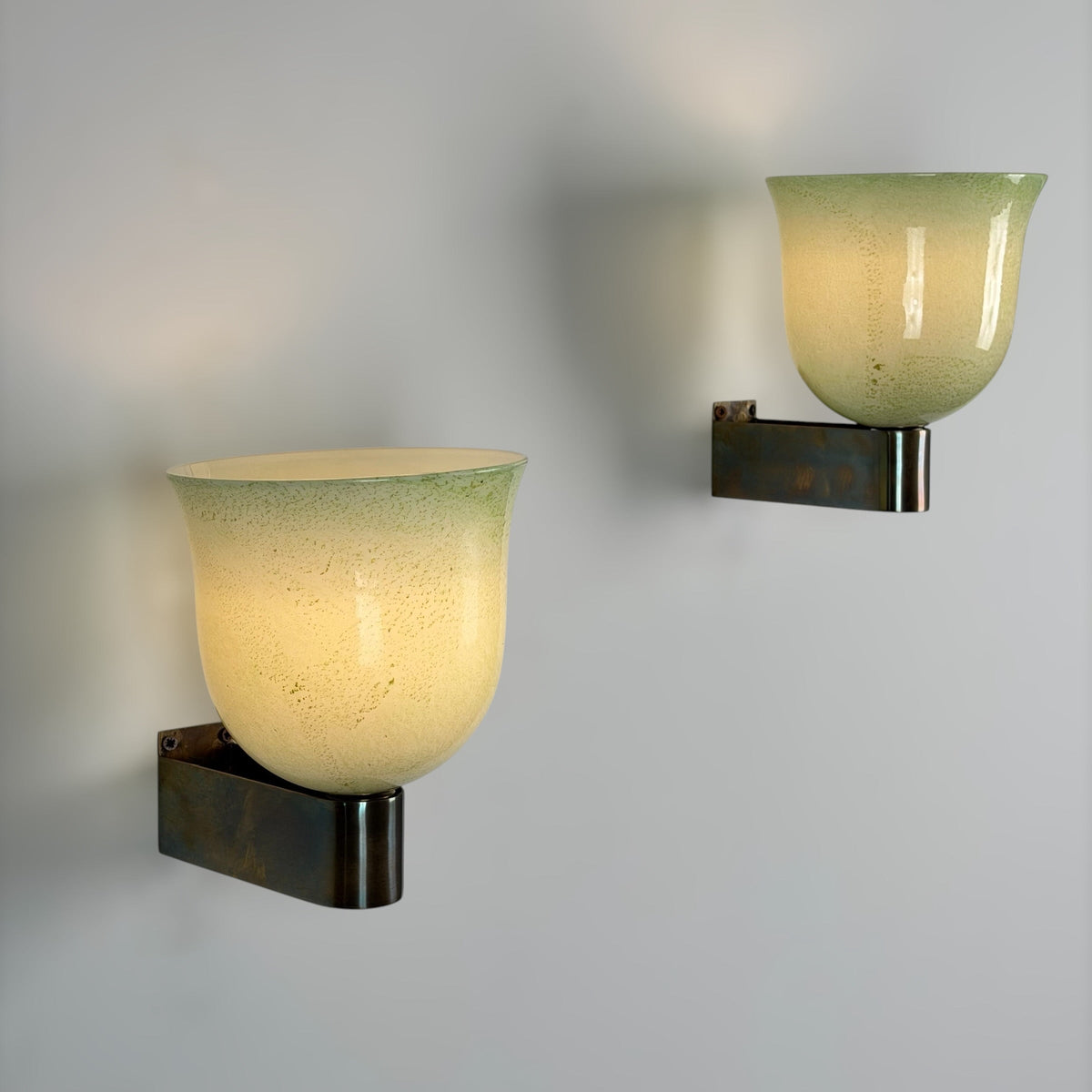 Pair of Murano Glass Wall Sconces by Tomaso Buzzi for Venini, Green & Gold, 1940s Sconces