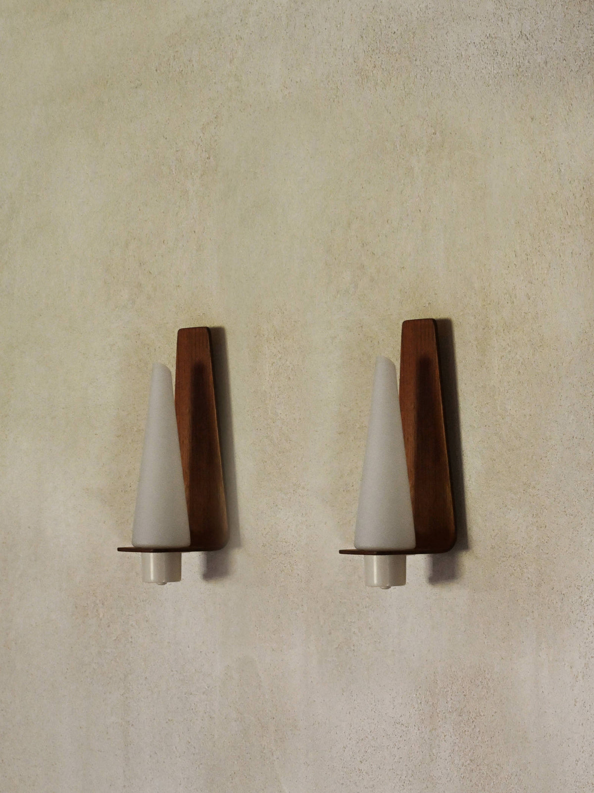 "Pinetti" wood and frosted glass sconce, the pair mounted, seen from the opposite side