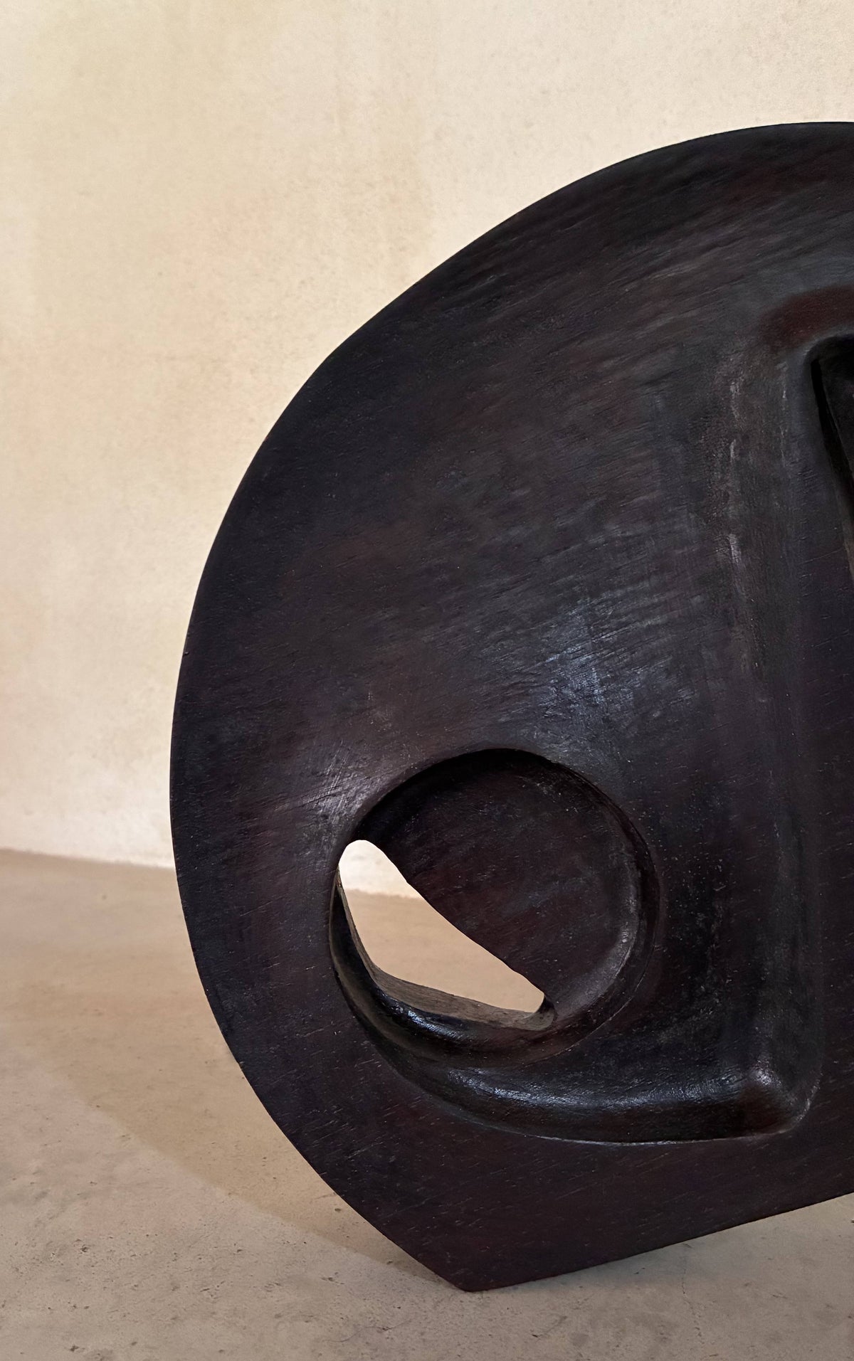 Gianni Pinna carved padouk wood sculpture, a single sculpture seen close