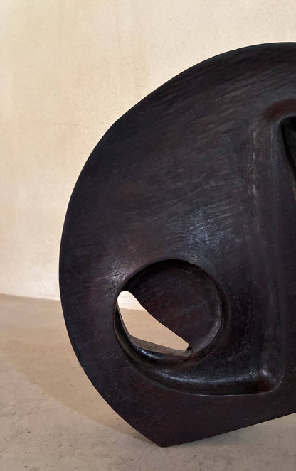 Gianni Pinna carved padouk wood sculpture, a single sculpture seen close