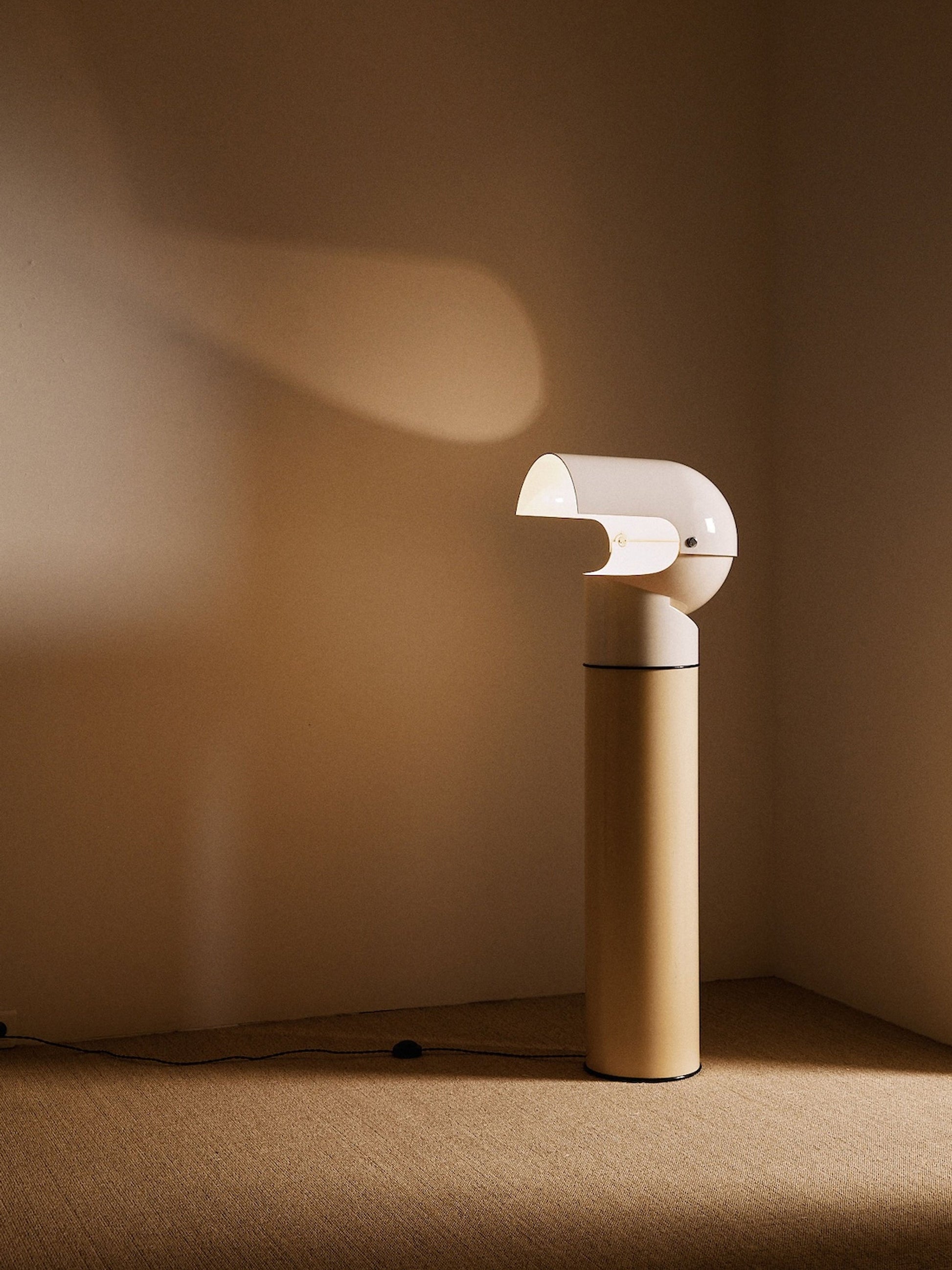 Pileo Floor Lamp by Gae Aulenti, Italy, Circa 1960 Floor Lamps