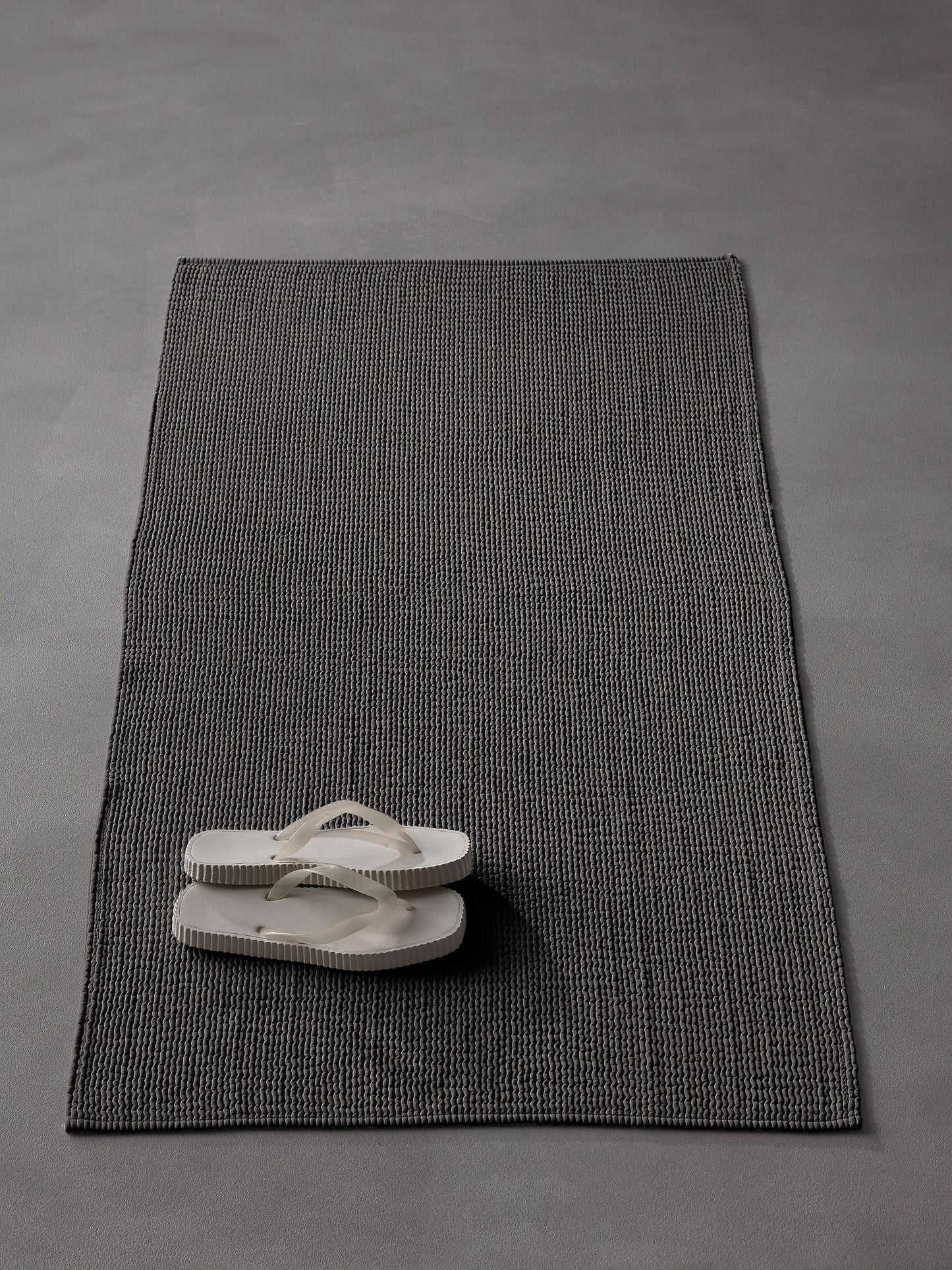 Pliss Bath Mat in Antracite by Society Limonta