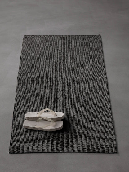 Pliss Bath Mat in Antracite by Society Limonta